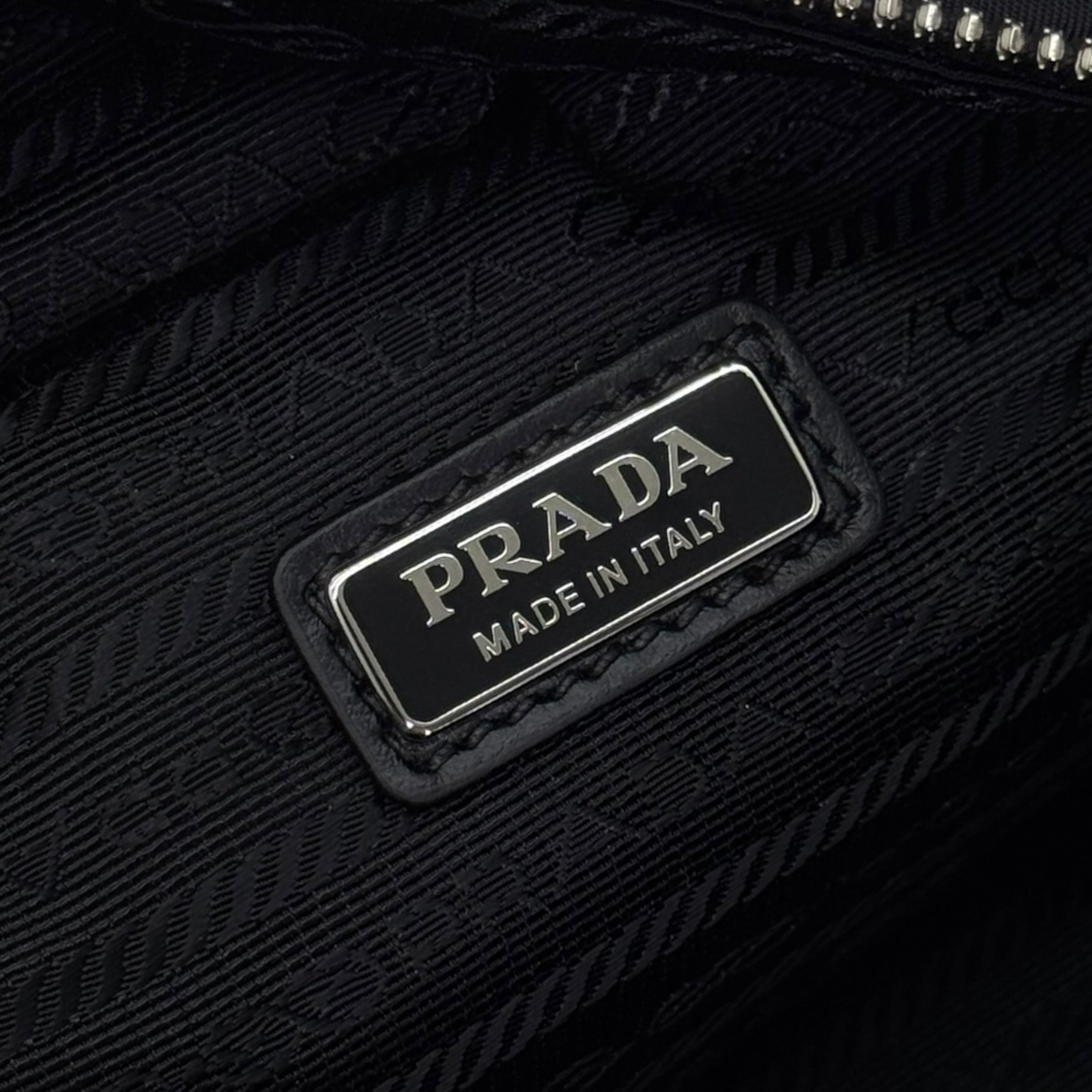 Pouch da viaggio in Re-Nylon