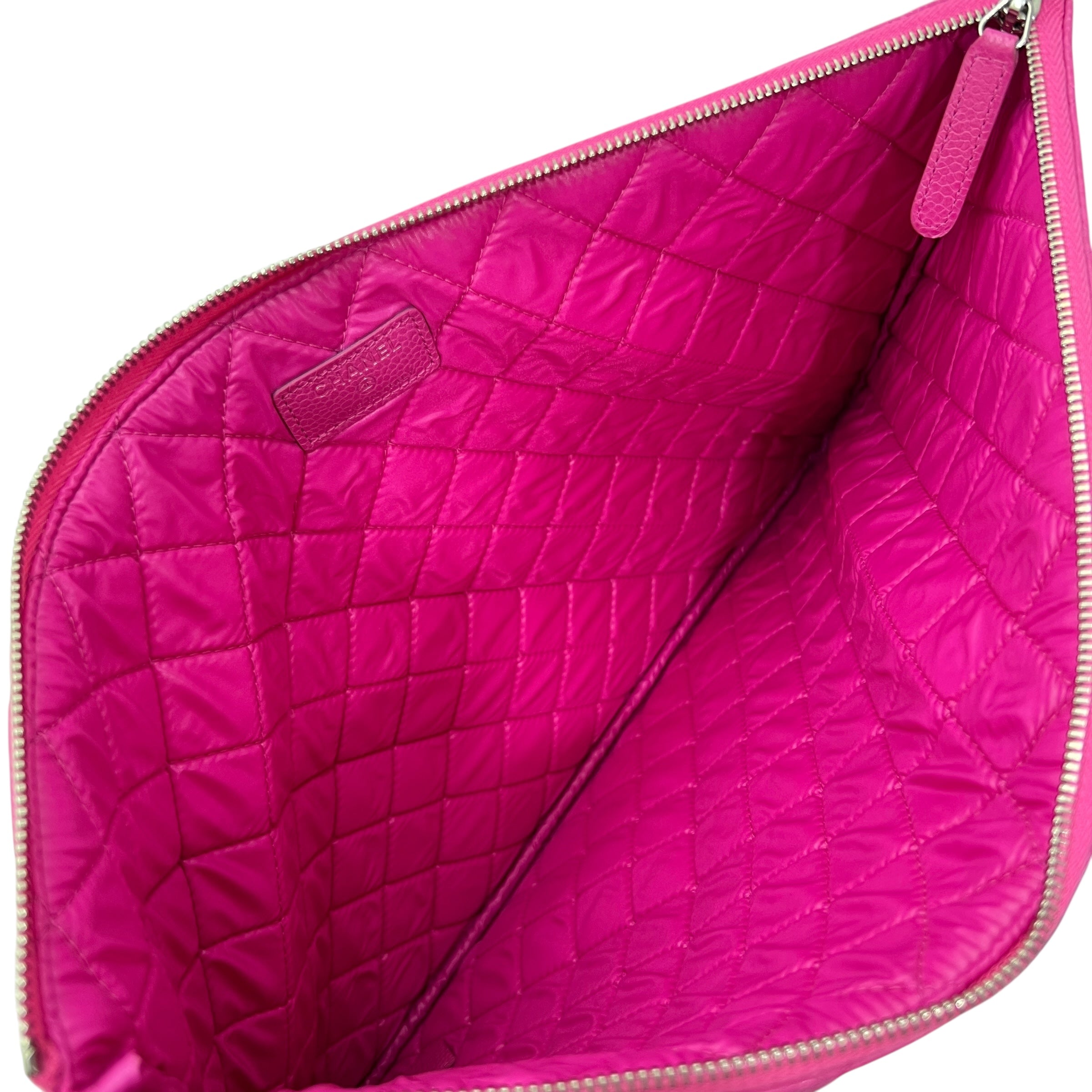 CHANEL POCHETTE GRANDE FUCSIA
