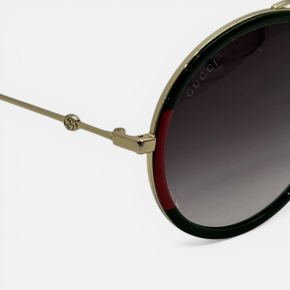 Occhiali da sole rotondi