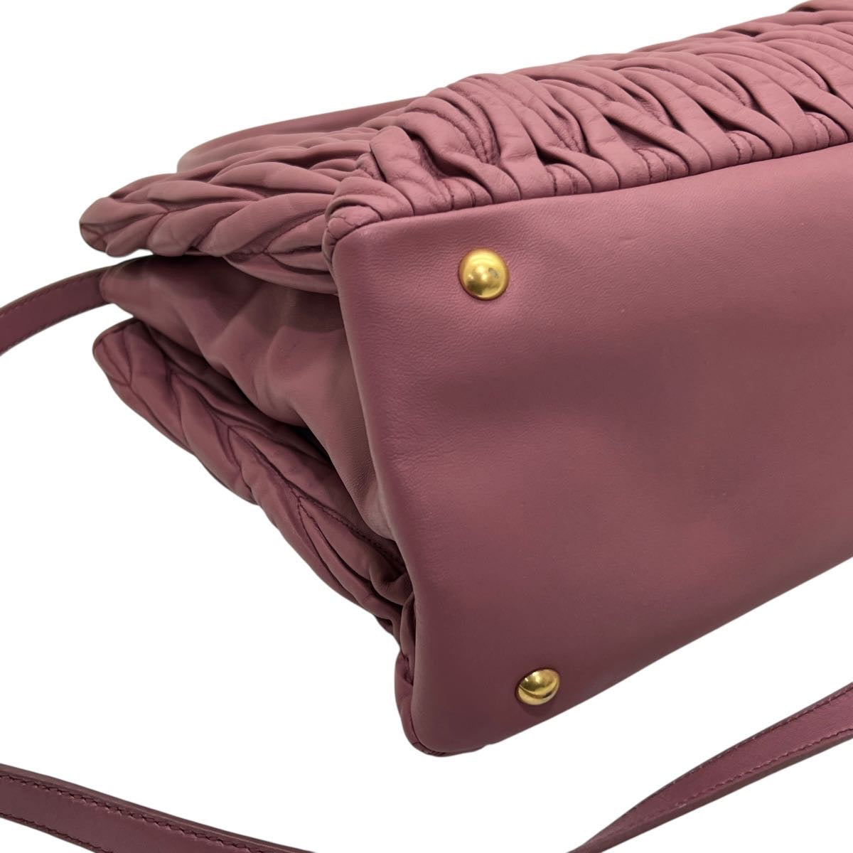 MIU MIU BORSA A TRACOLLA IN NAPPA GOFFRATA