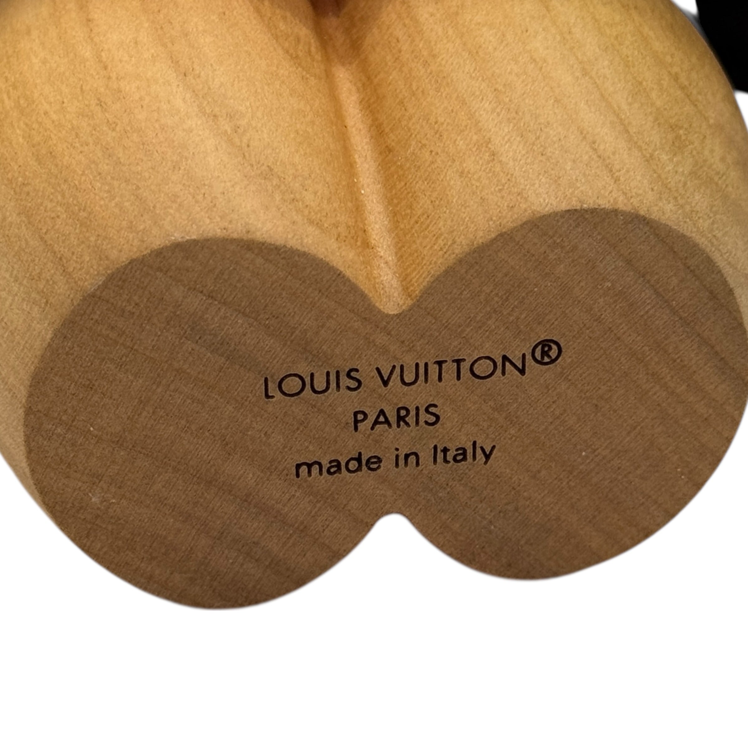 Mascotte Vivienne Graduate