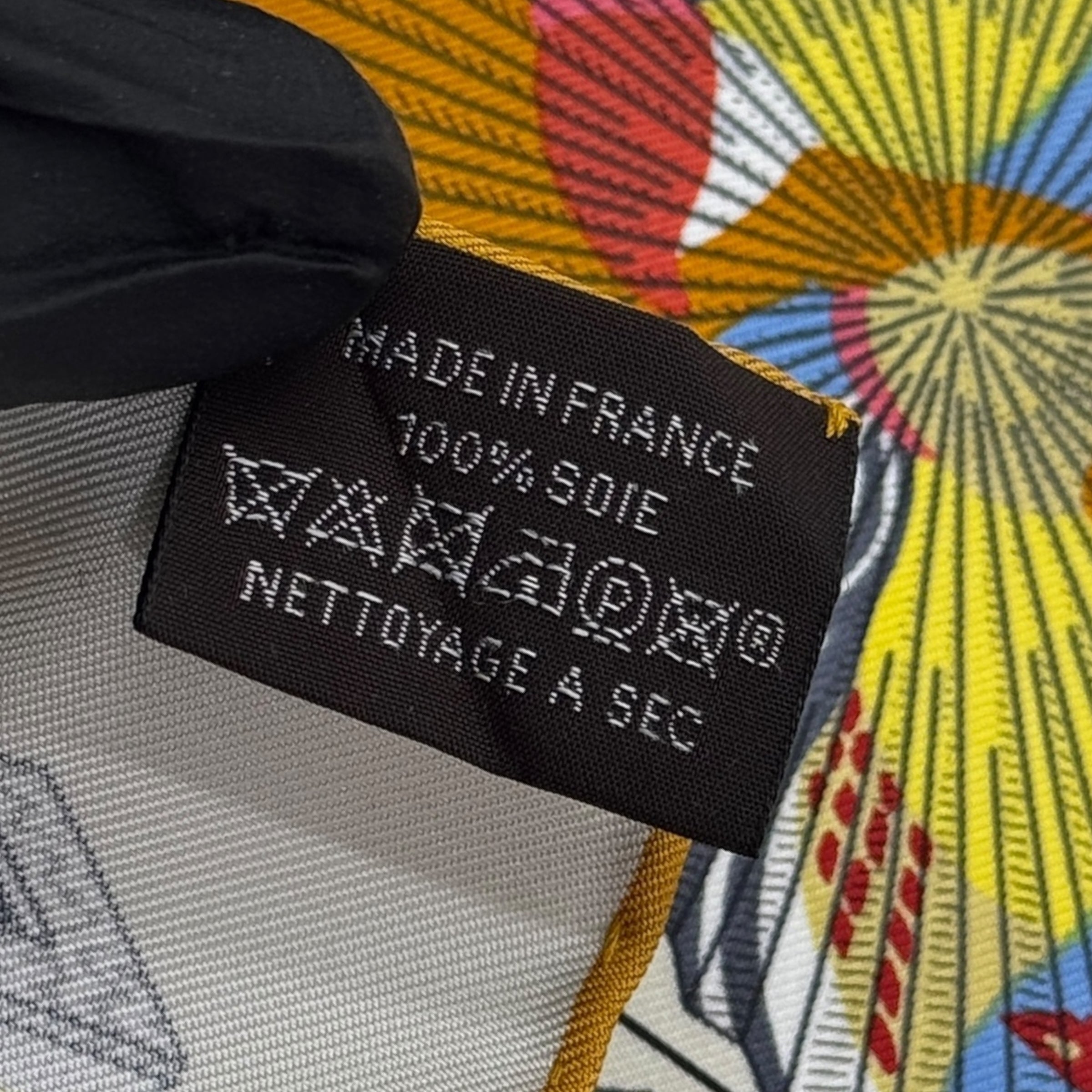 Foulard Lanternes Ballons & Cocardes 40