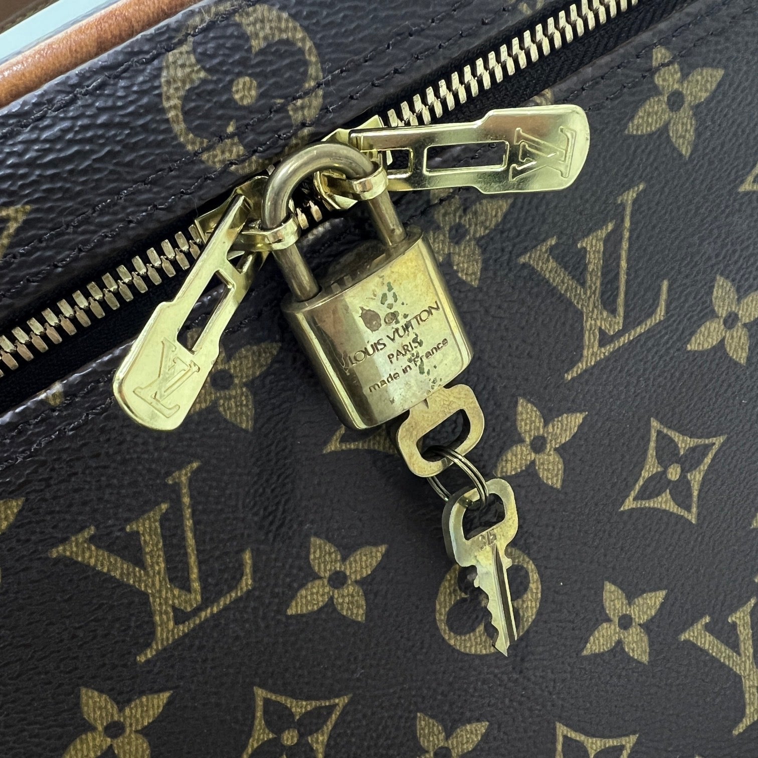 LOUIS VUITTON NICE BEAUTY CASE