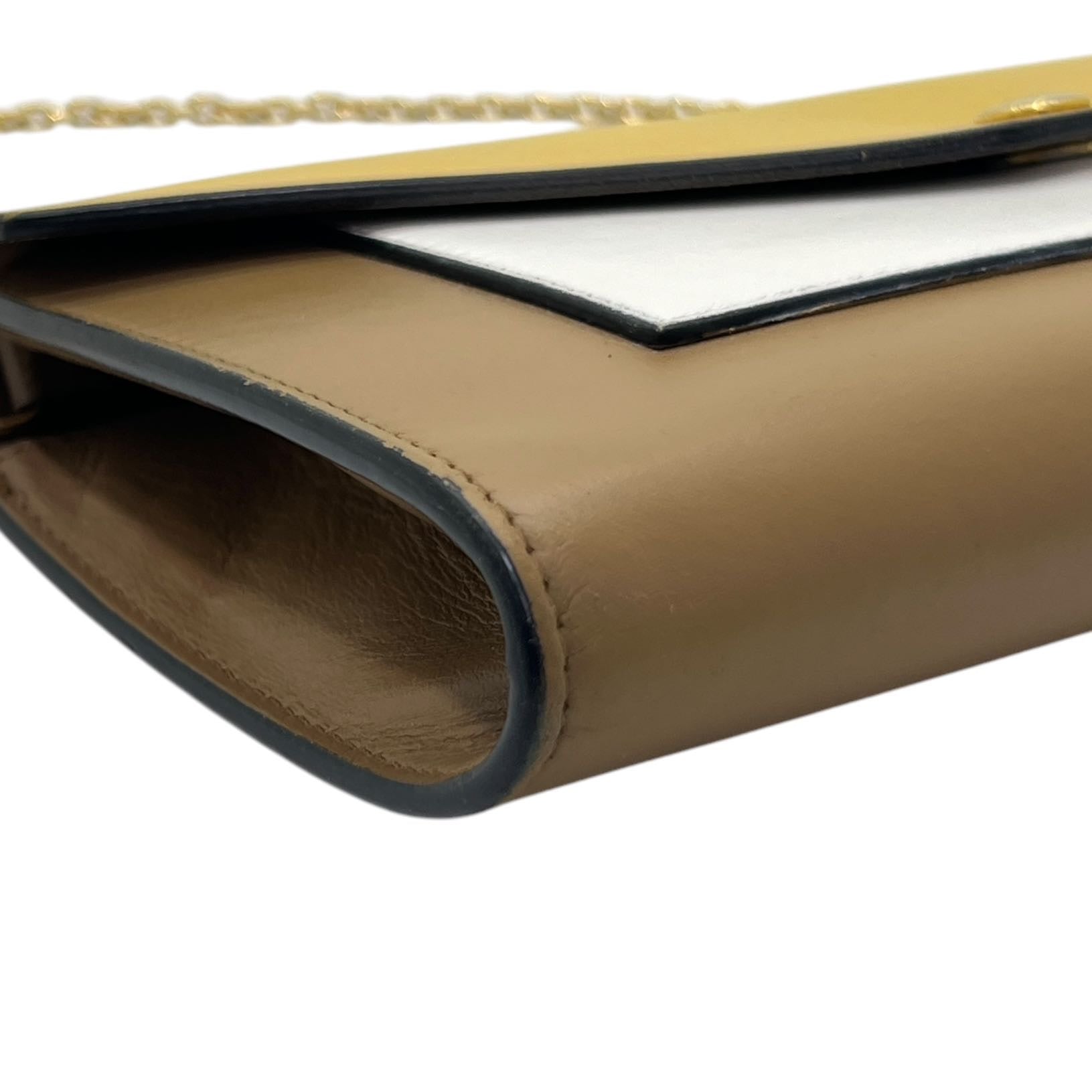 Portafoglio con catena in pelle