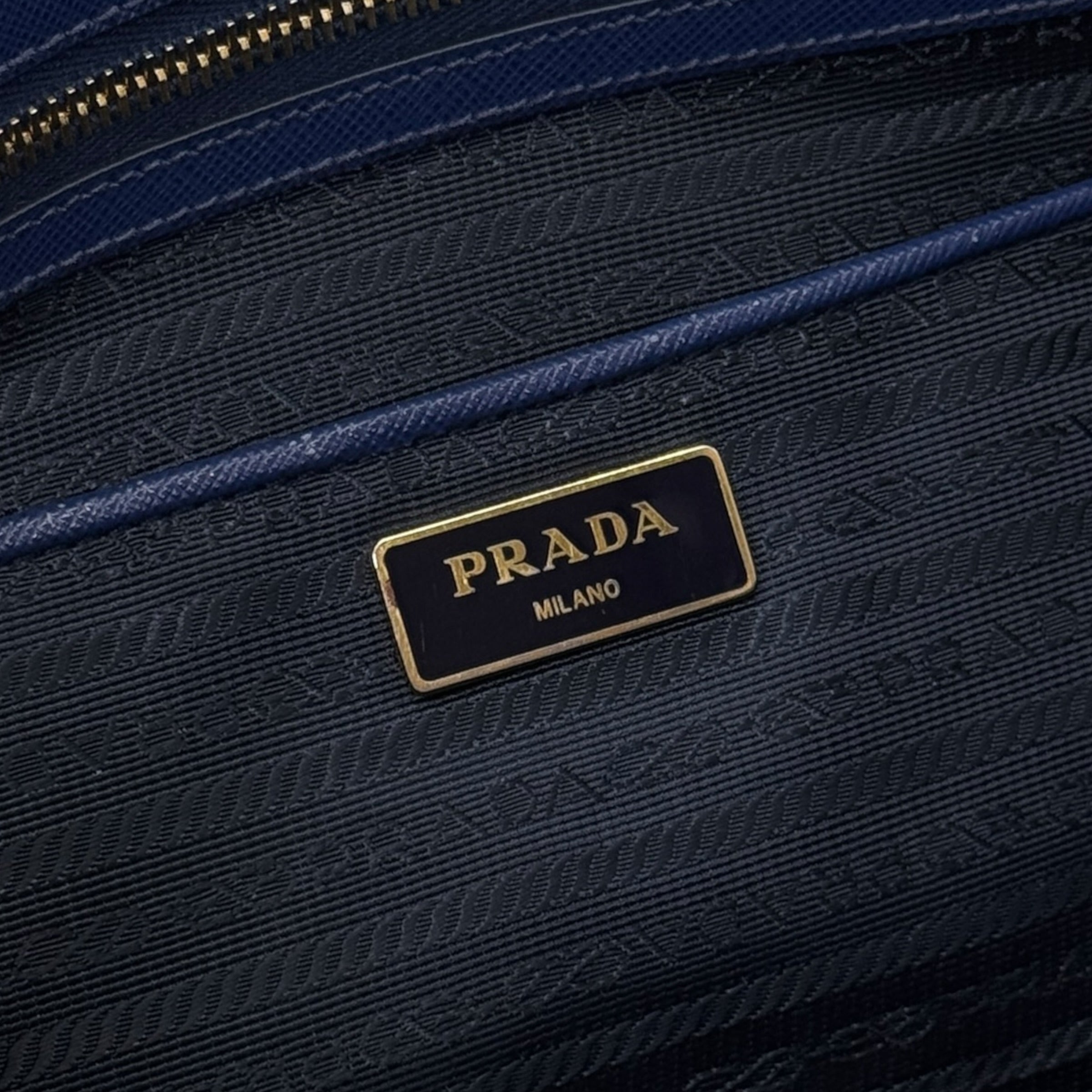 Galleria large a mano in pelle Saffiano