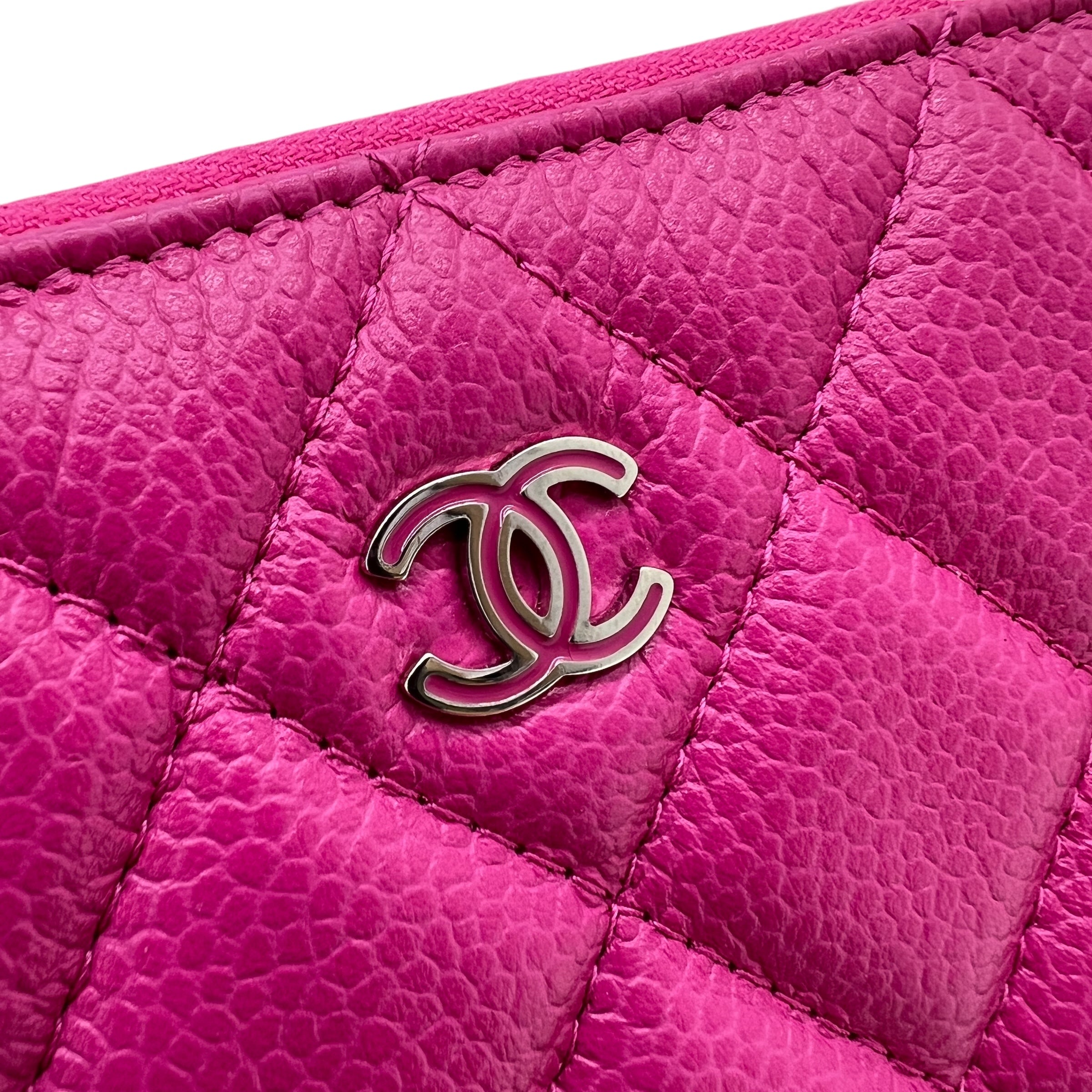 CHANEL POCHETTE GRANDE FUCSIA