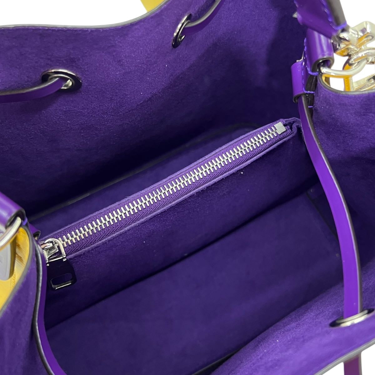 LOUIS VUITTON BORSA NEONOÈ MM IN PELLE EPI