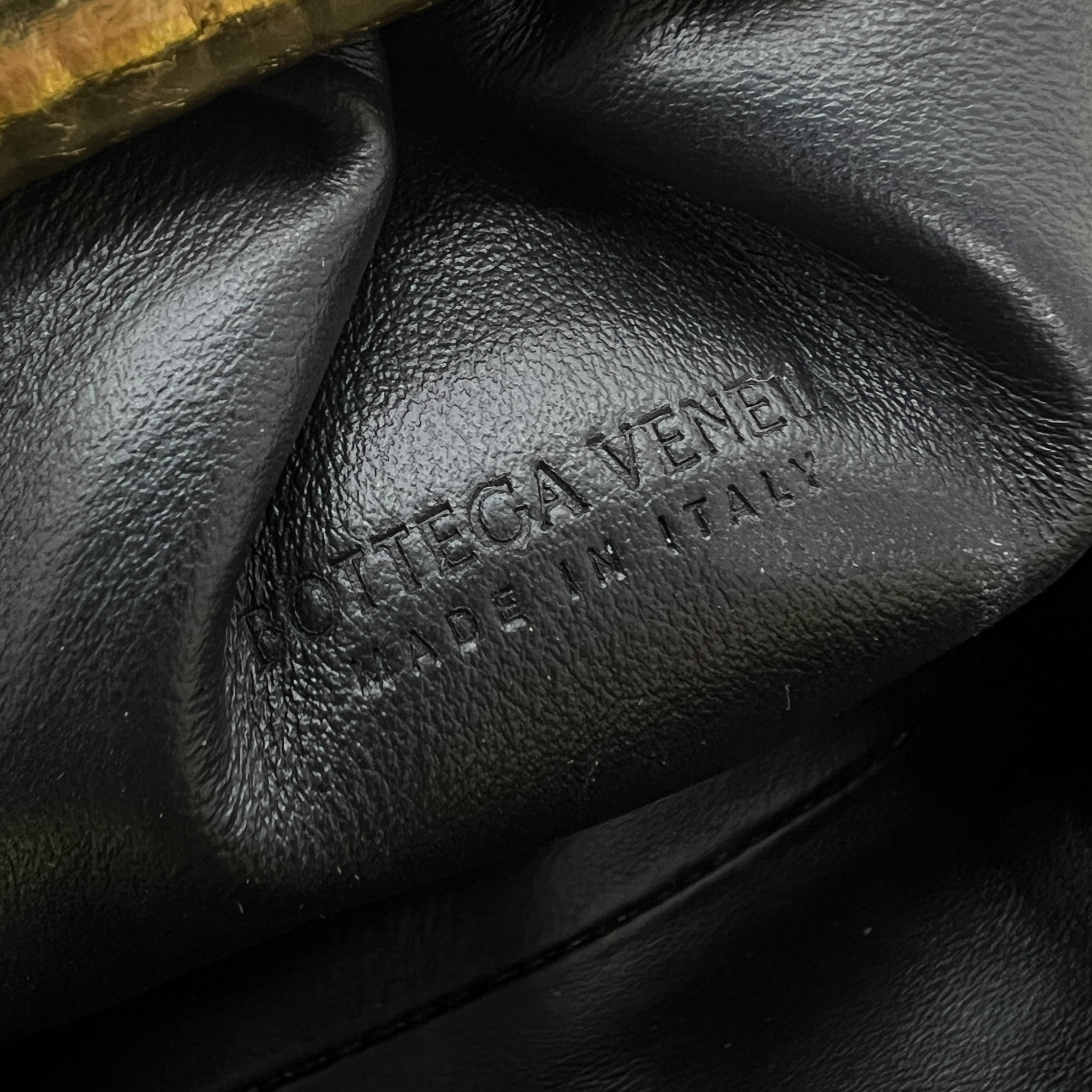 Mini Pouch vernis oro