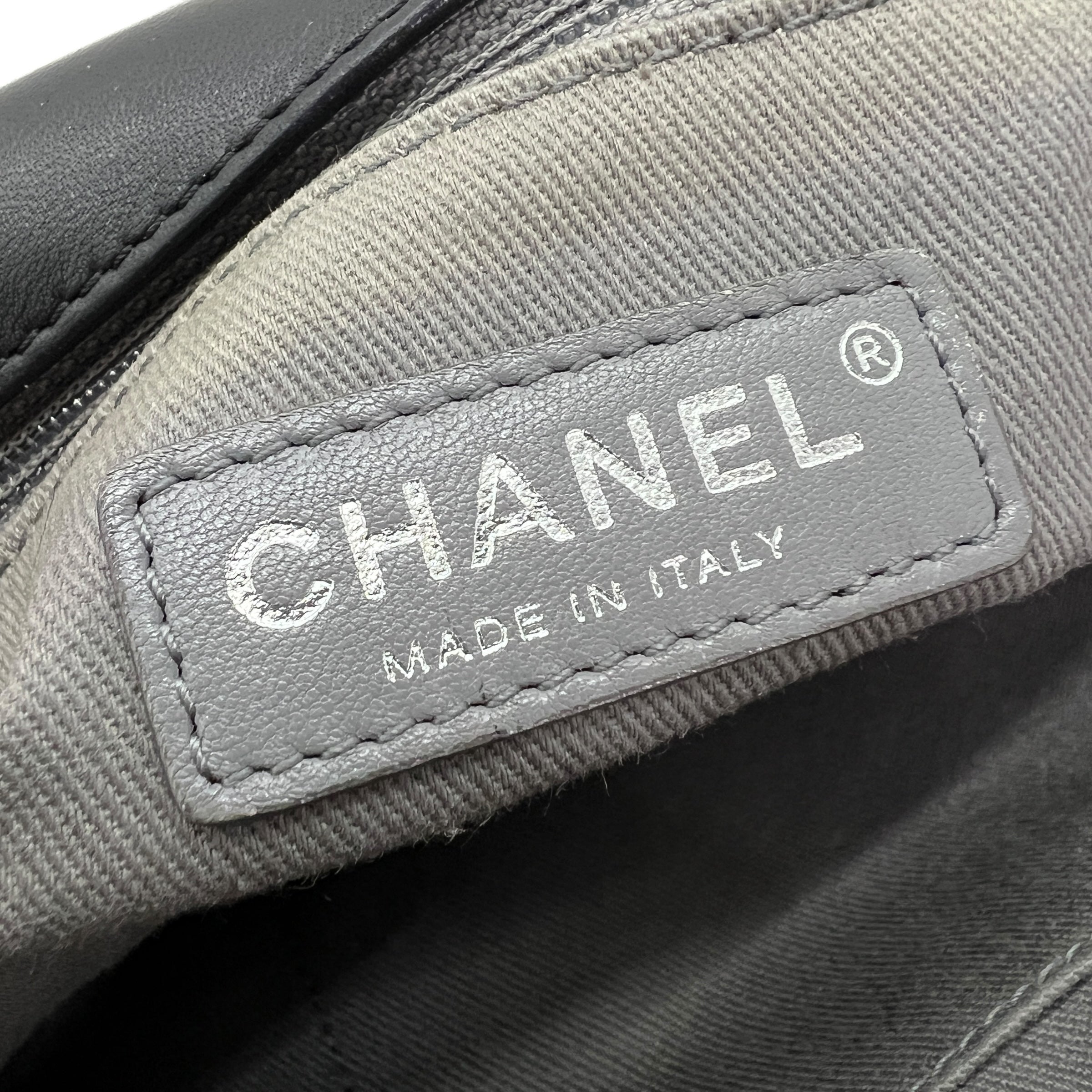 Boy Large in agnello