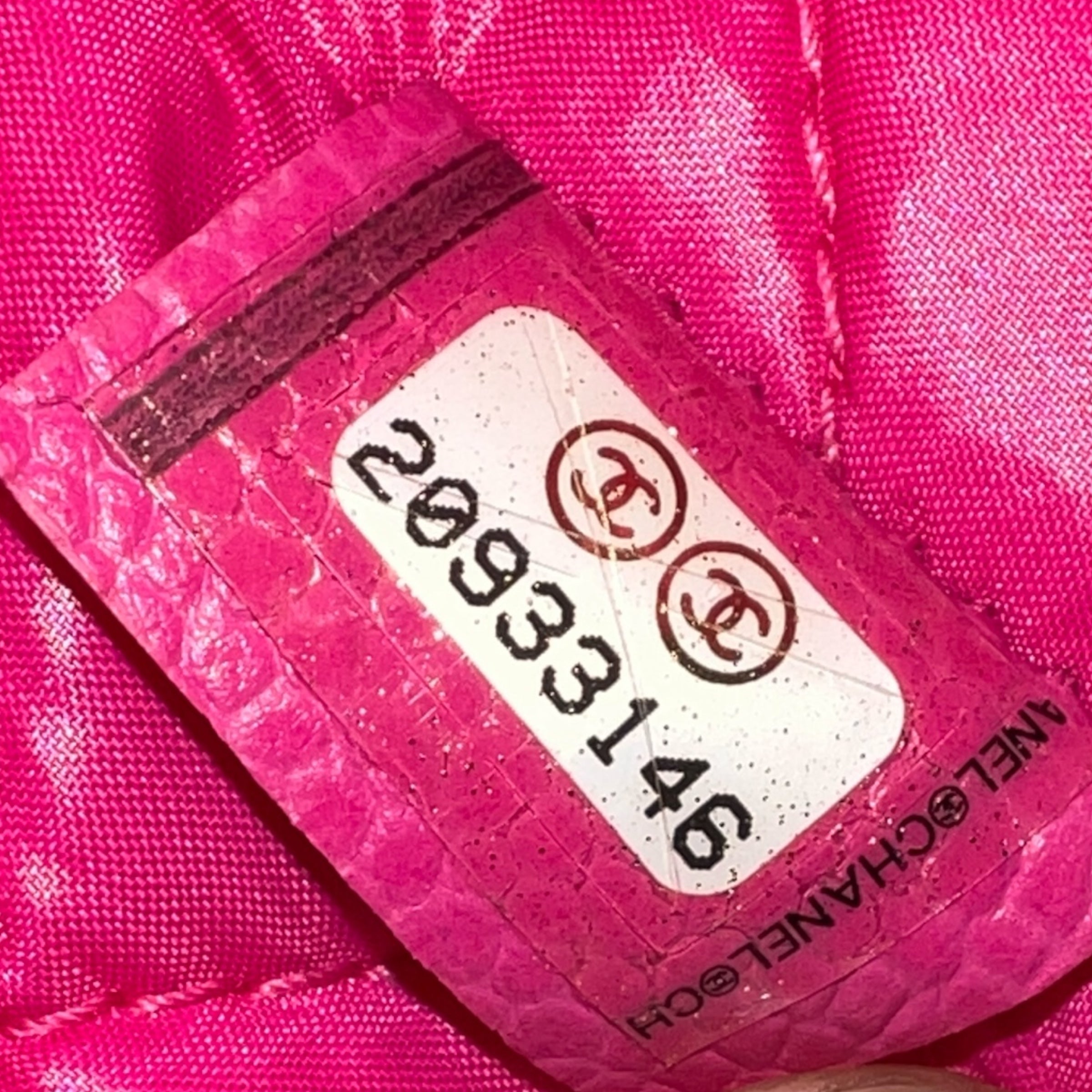 CHANEL POCHETTE GRANDE FUCSIA