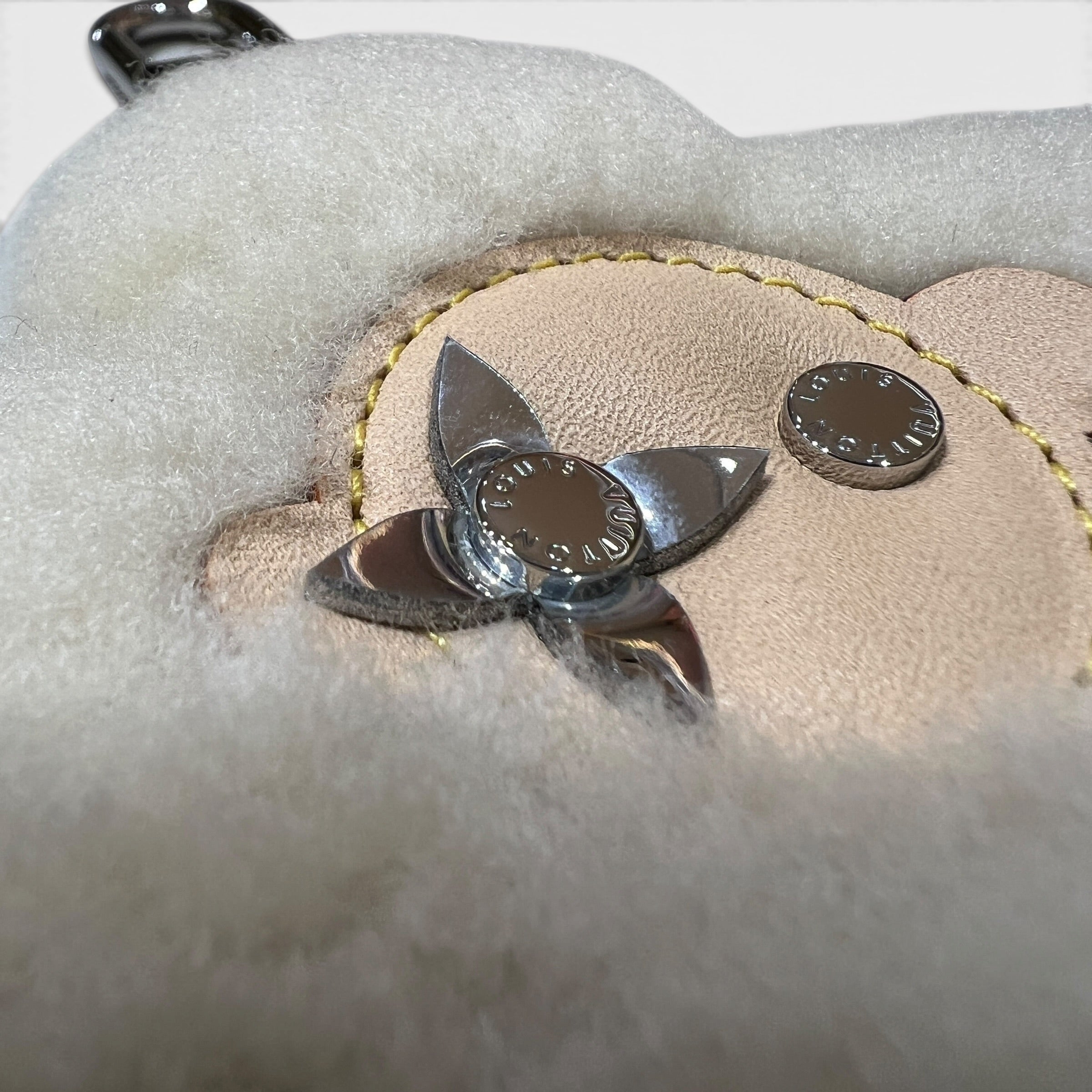 Charm per borse Vivienne Shearling