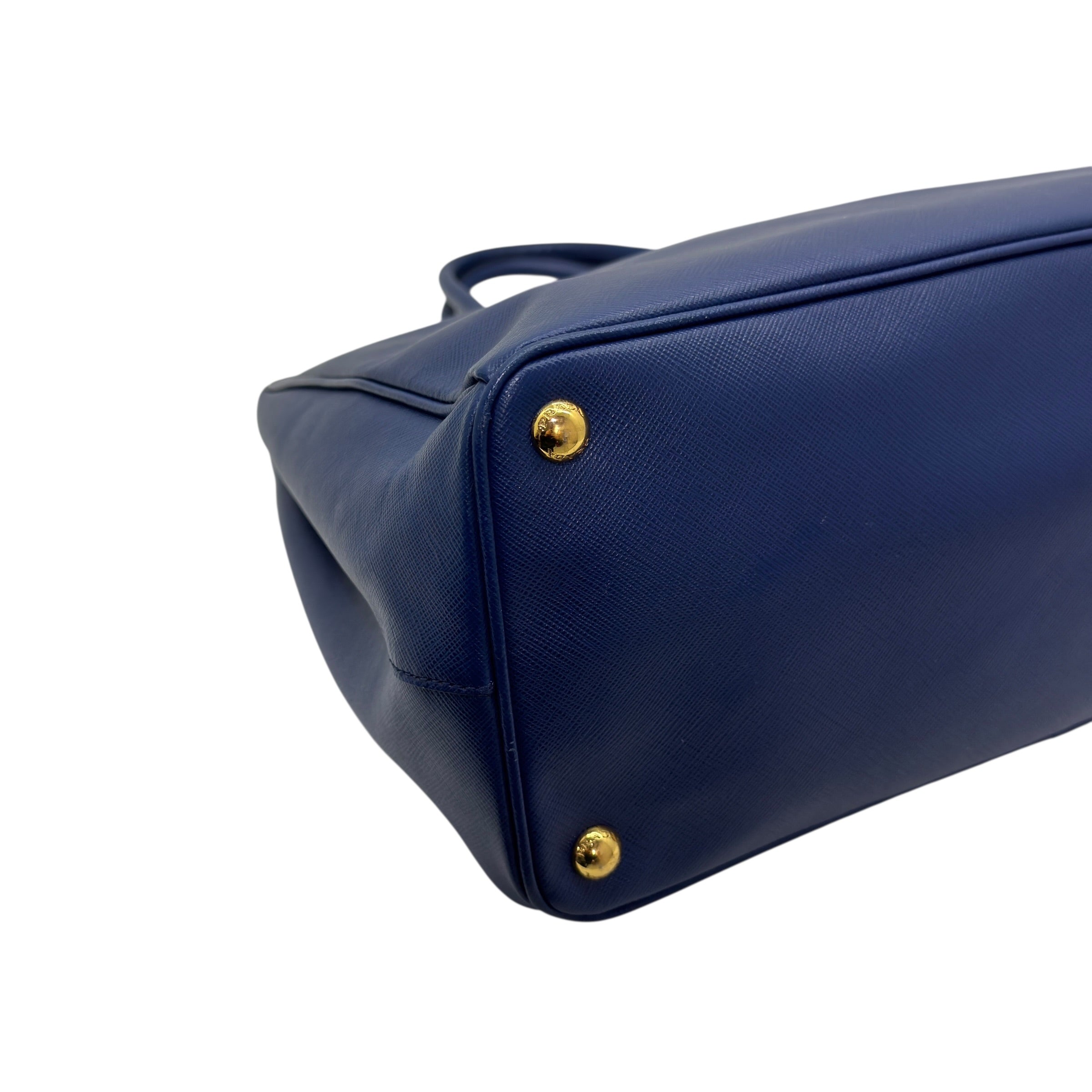 Galleria large a mano in pelle Saffiano