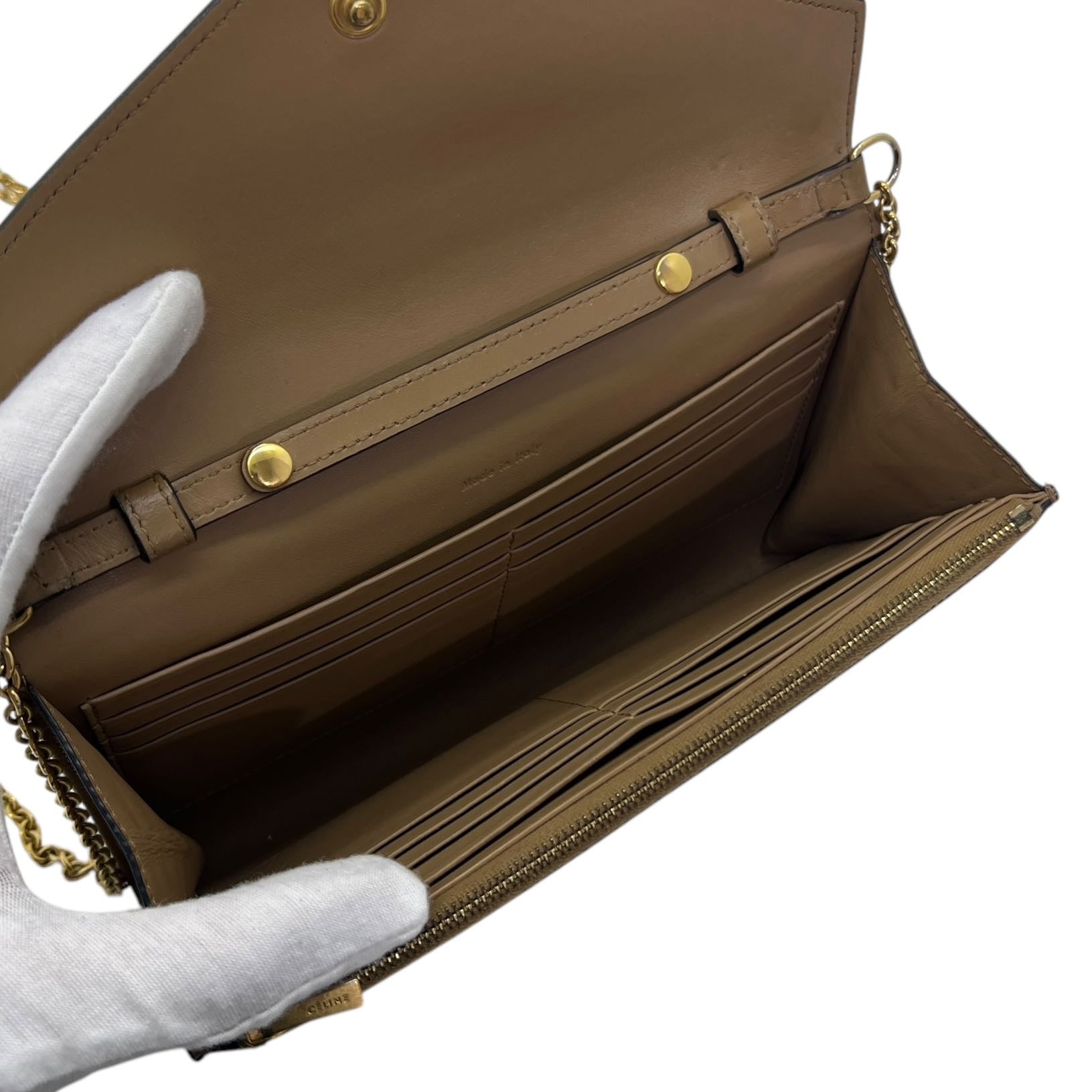 Portafoglio con catena in pelle