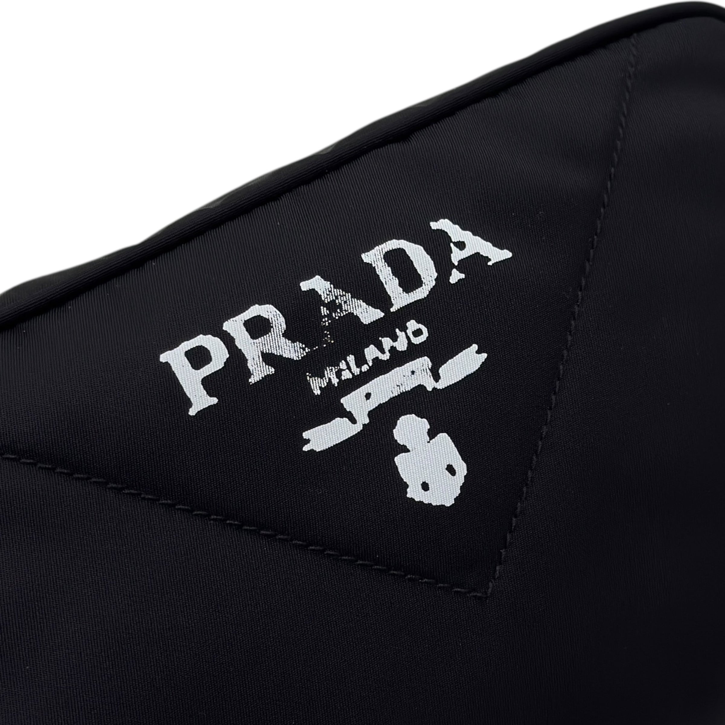 Pouch da viaggio in Re-Nylon