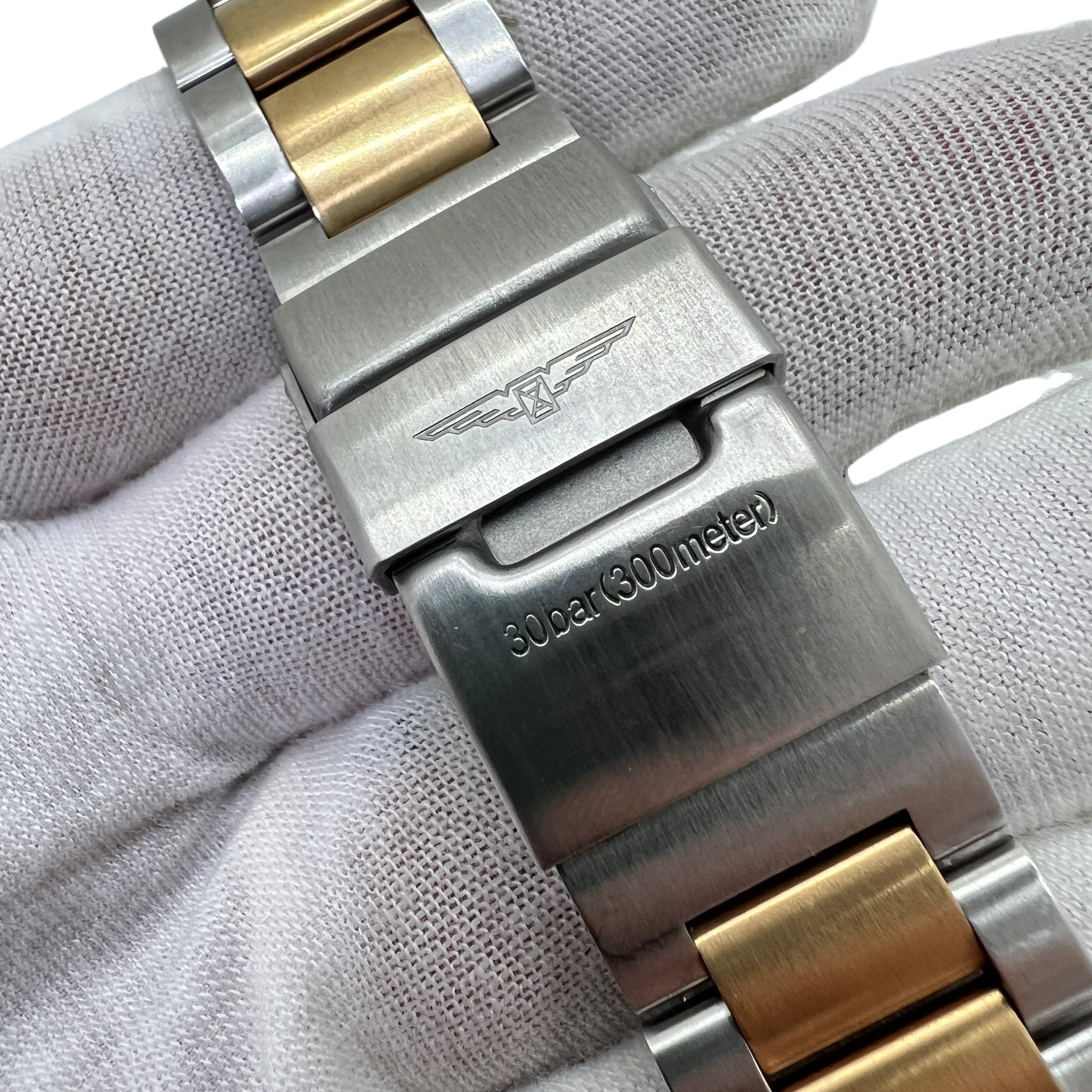 Hydroconquest automatic L3.782.3 43 mm (2022)