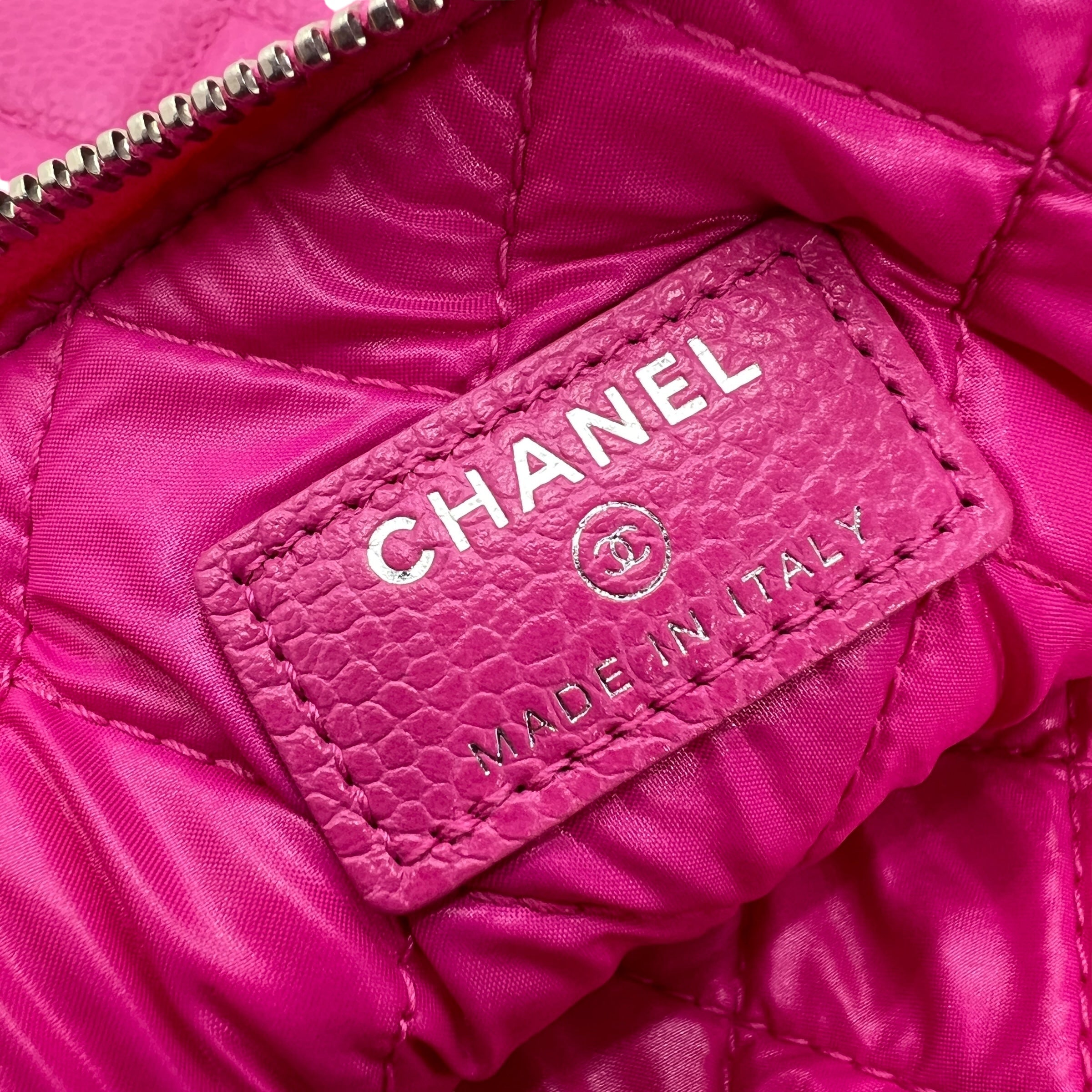 CHANEL POCHETTE GRANDE FUCSIA