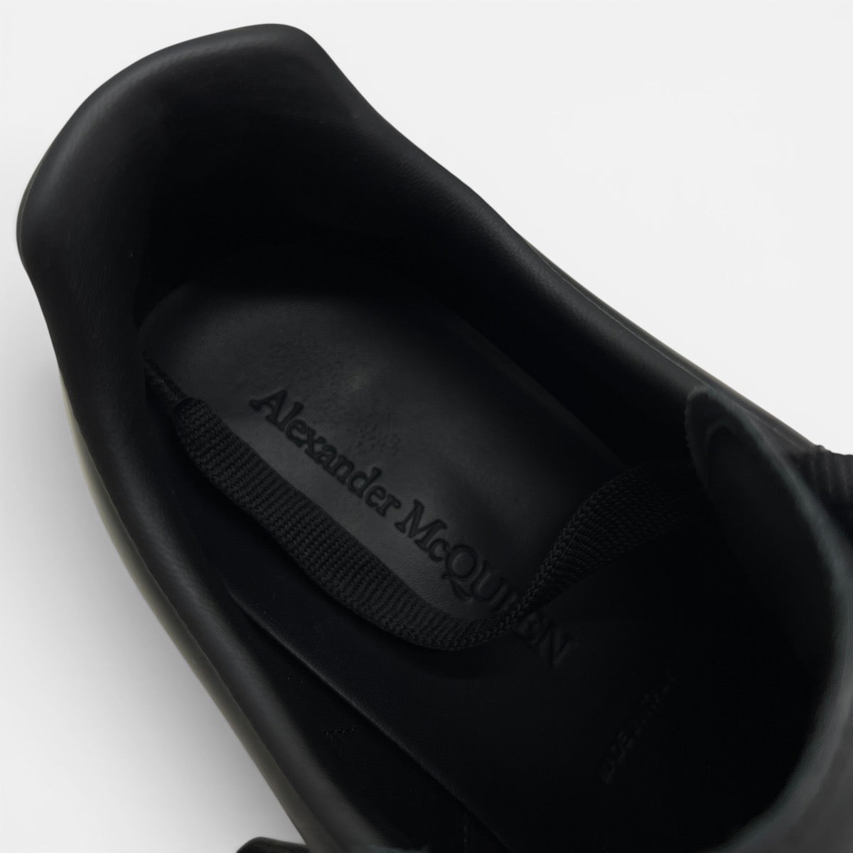 Sneakers Oversize taglia 43,5 (calzano 44,5)