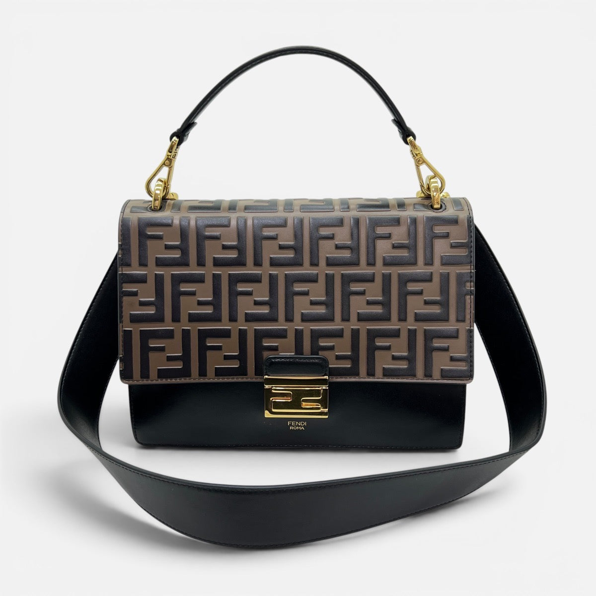 Kan U Borsa a spalla