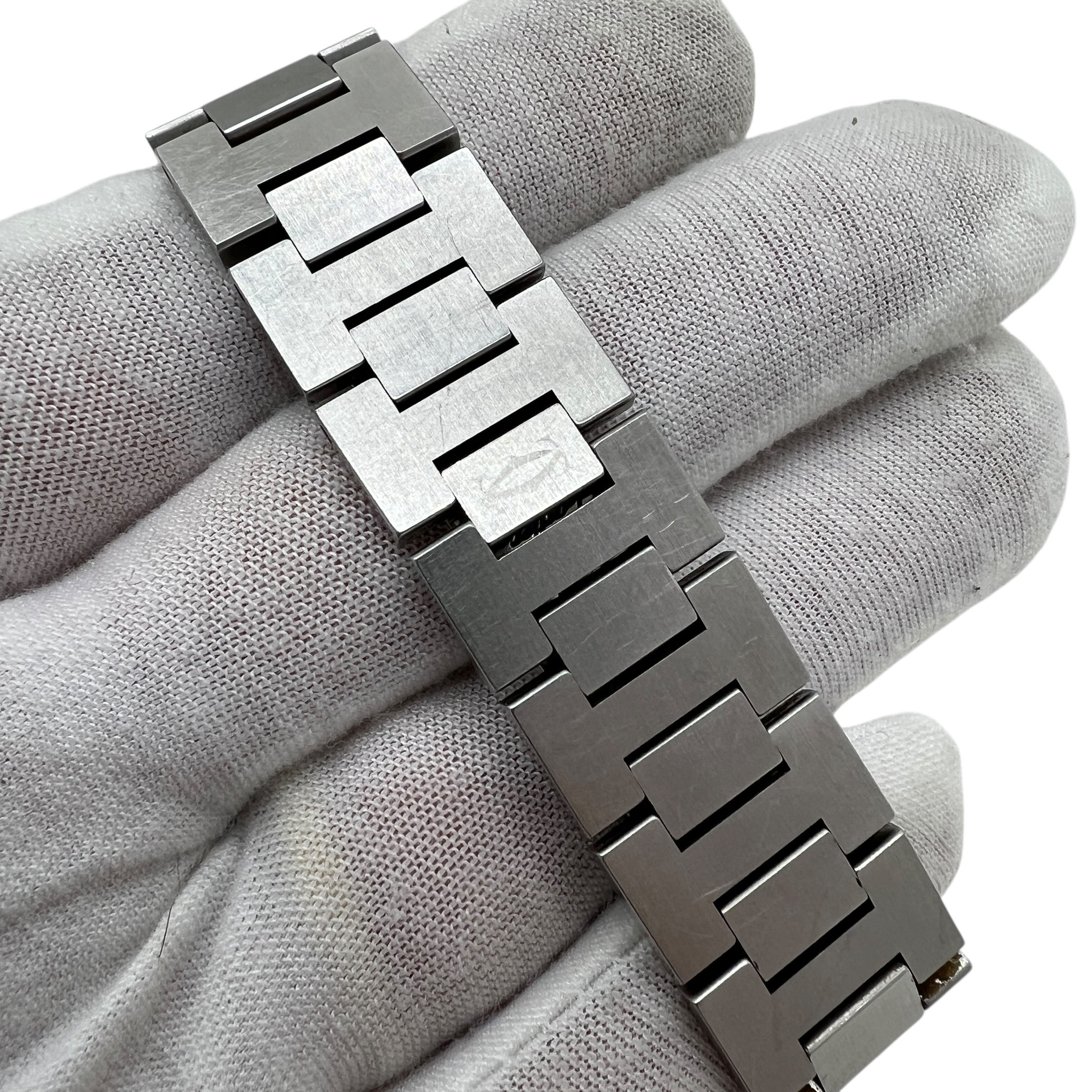 Pasha C GMT 36 mm 2377