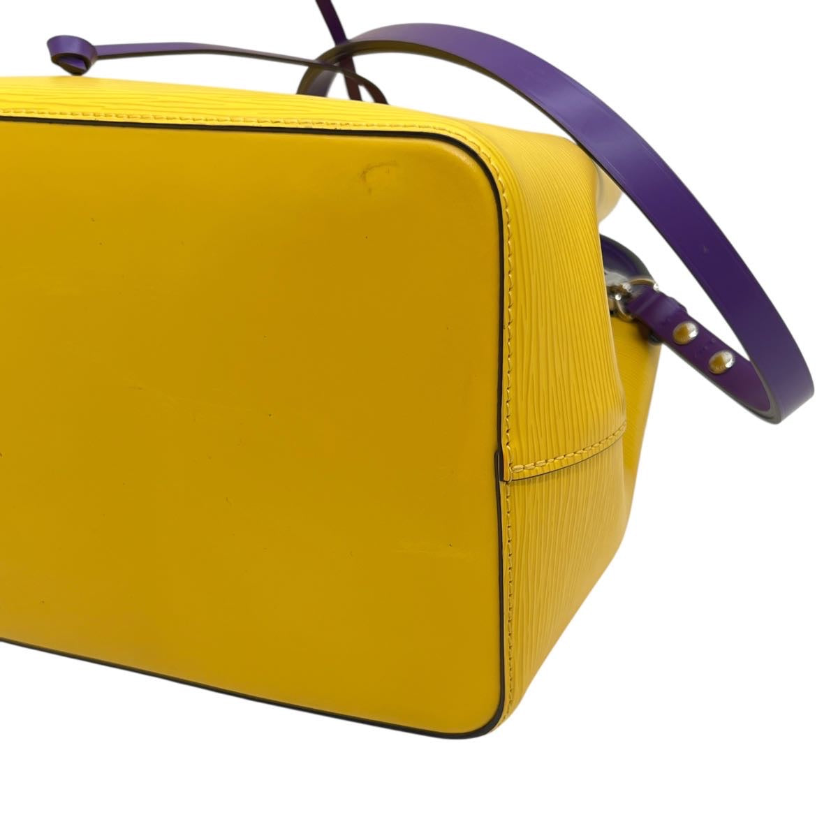 LOUIS VUITTON BORSA NEONOÈ MM IN PELLE EPI