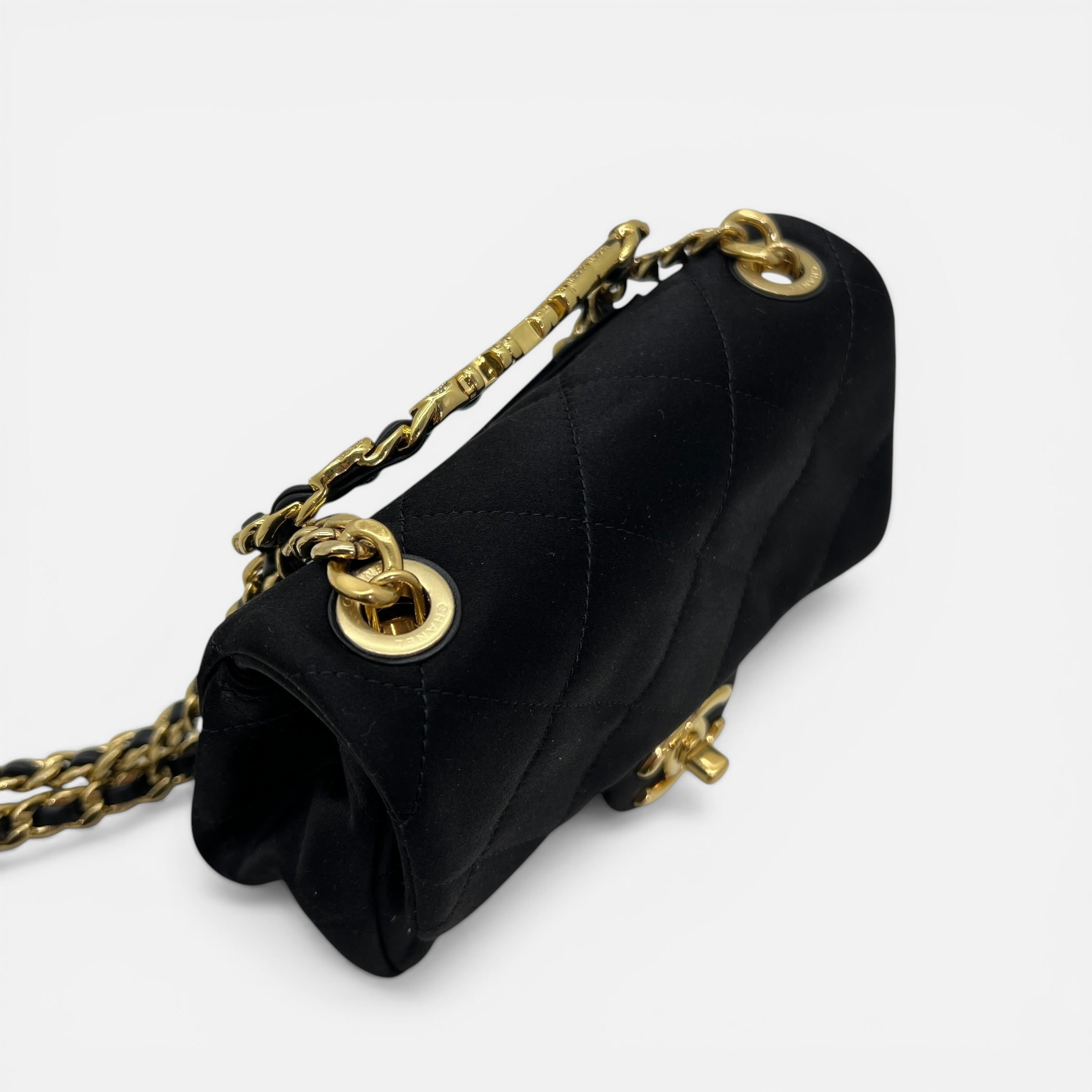 Borsa piccola in seta trapuntata