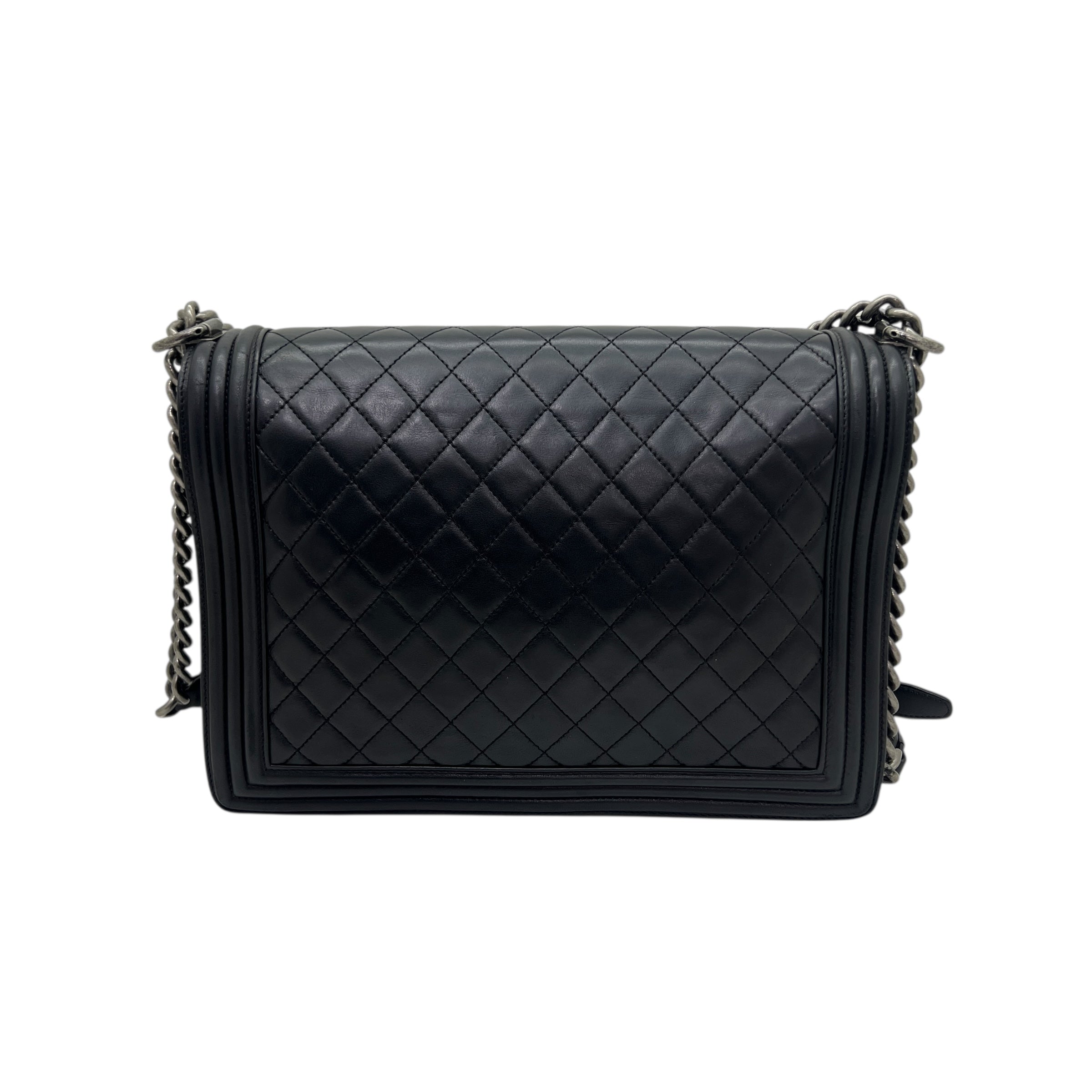 Boy Large in agnello