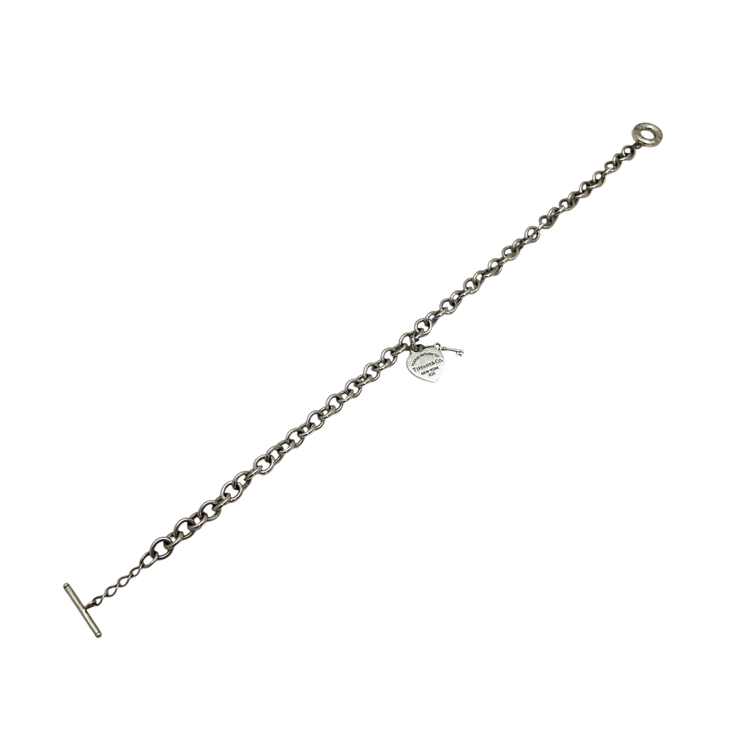 Girocollo con chiusura Toggle e pendenti