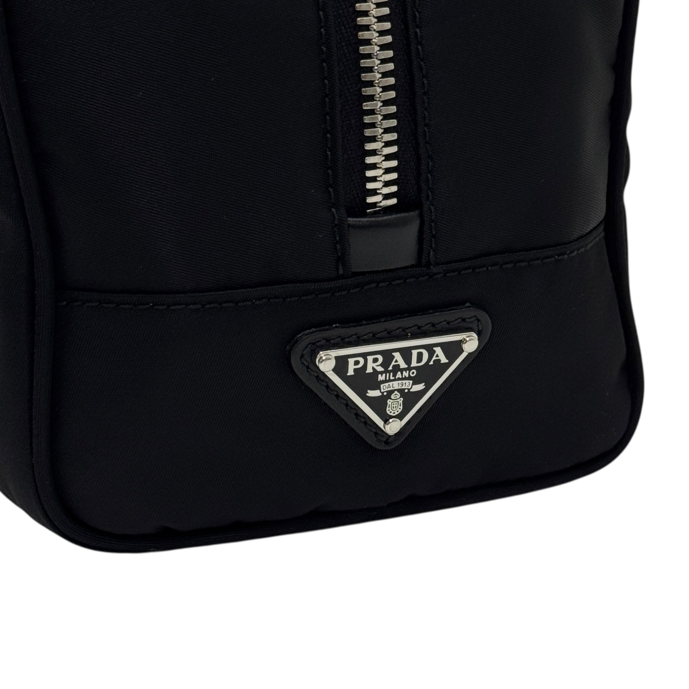 Pouch da viaggio in Re-Nylon