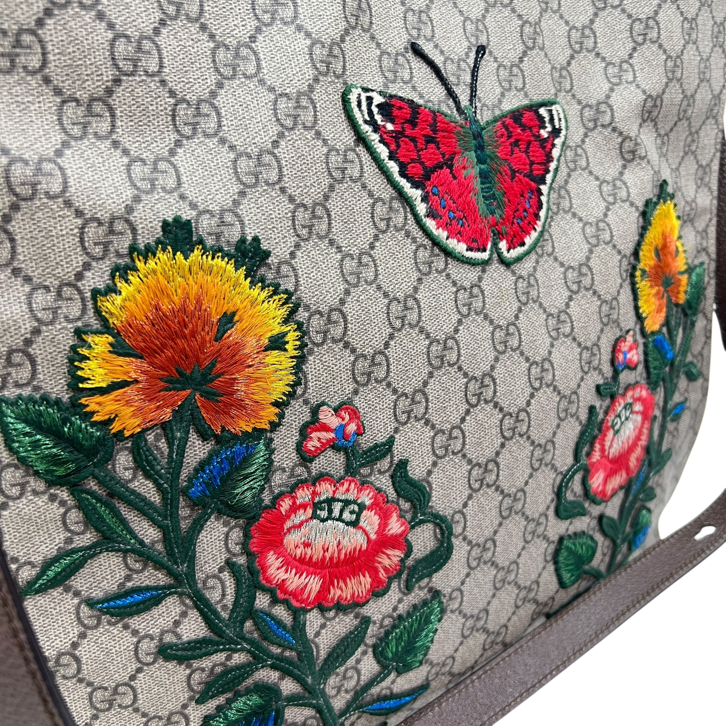 Gucci borsa shopping con tracolla