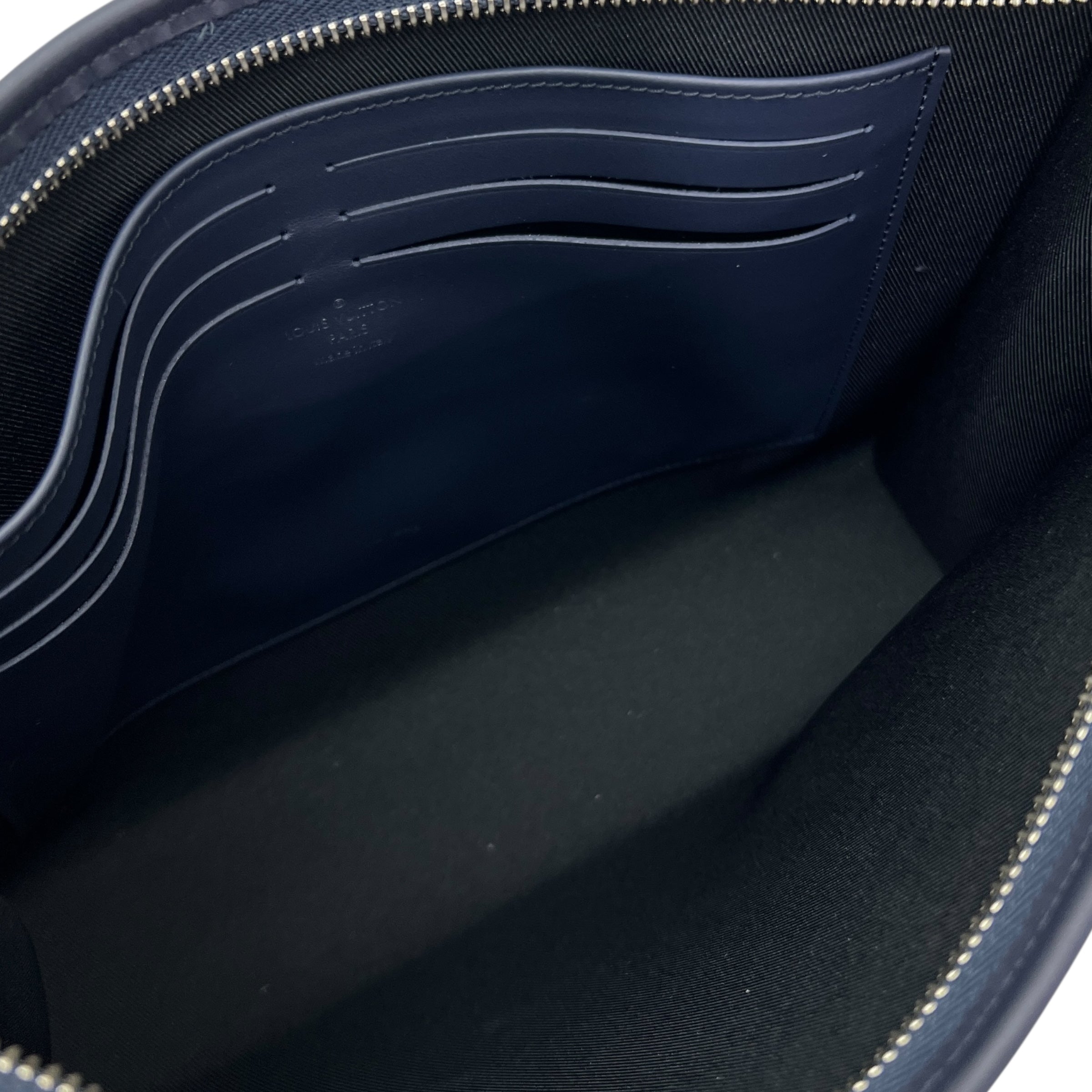 Pochette Voyage MM Monogram Tapestry