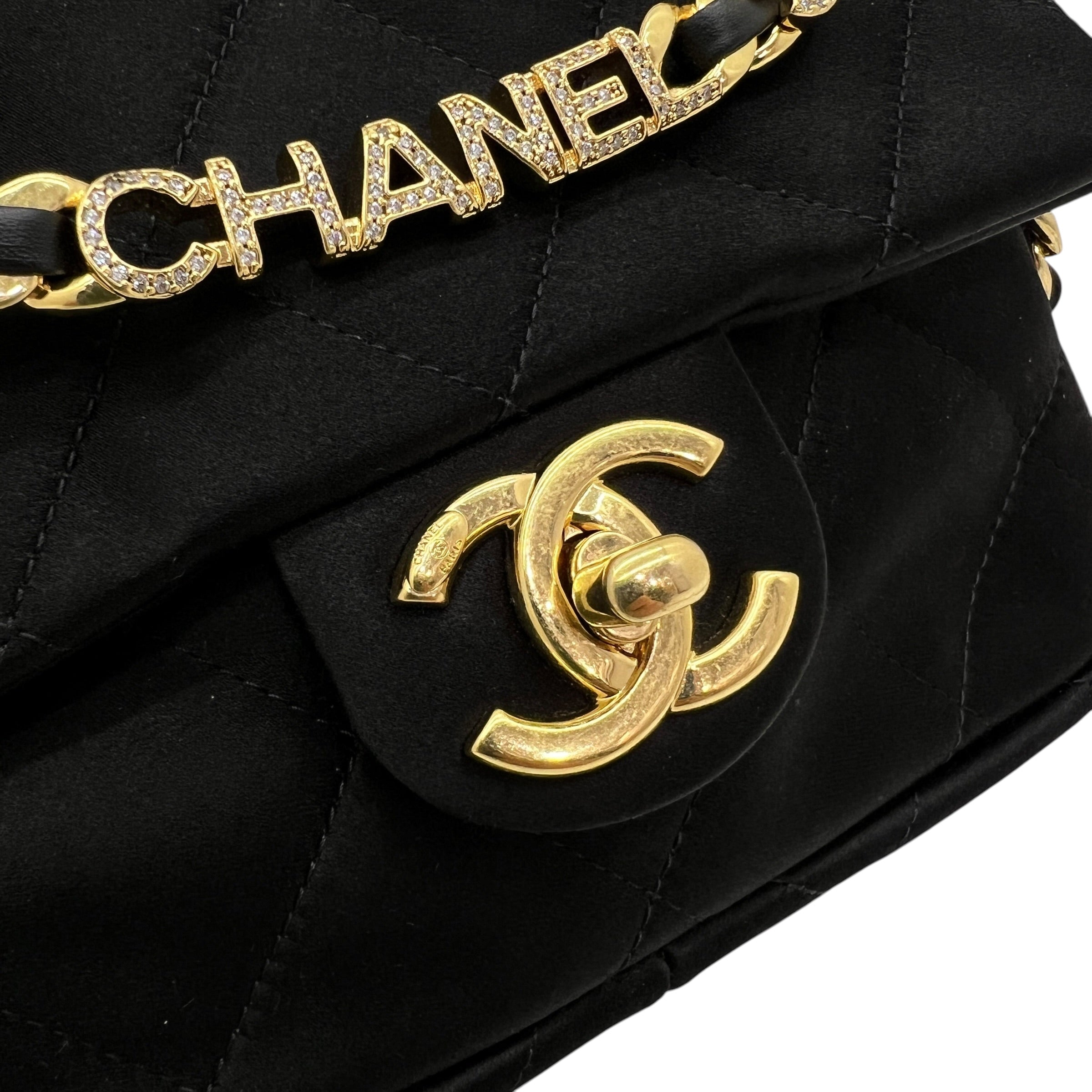 Borsa piccola in seta trapuntata