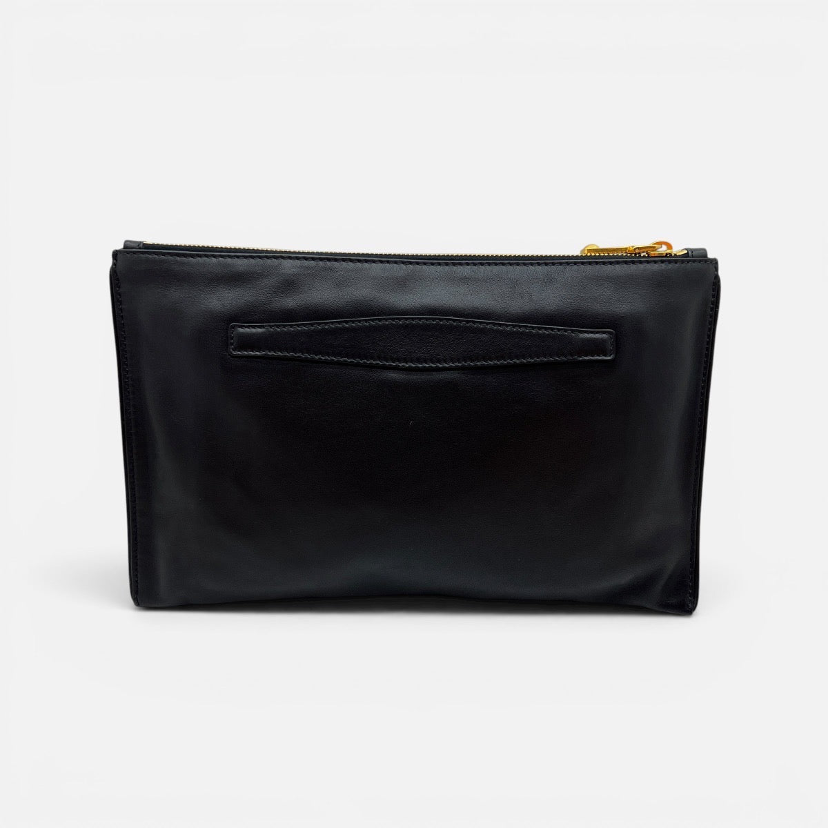 Pochette in pelle con borchie
