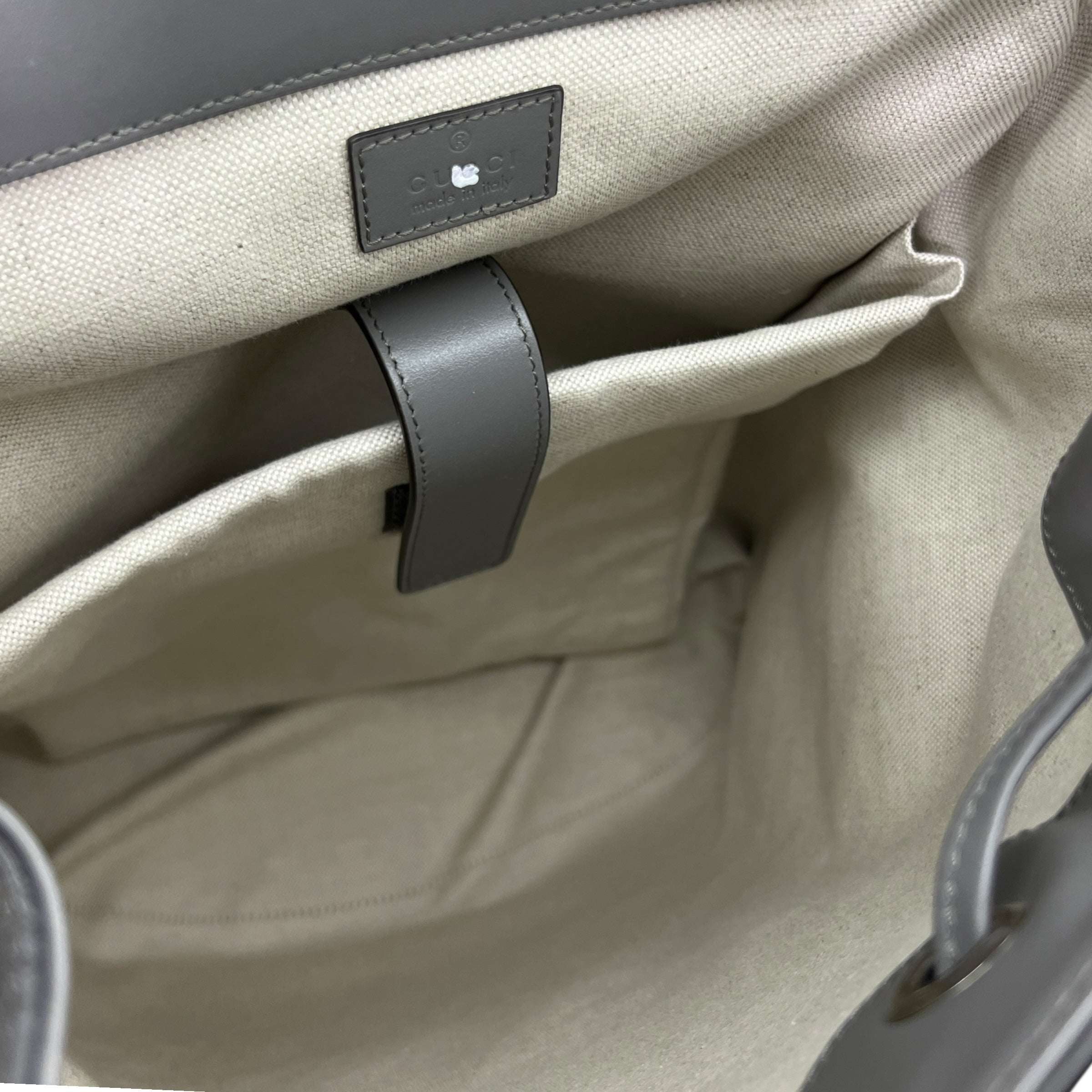 Zaino in pelle GG con rilievo