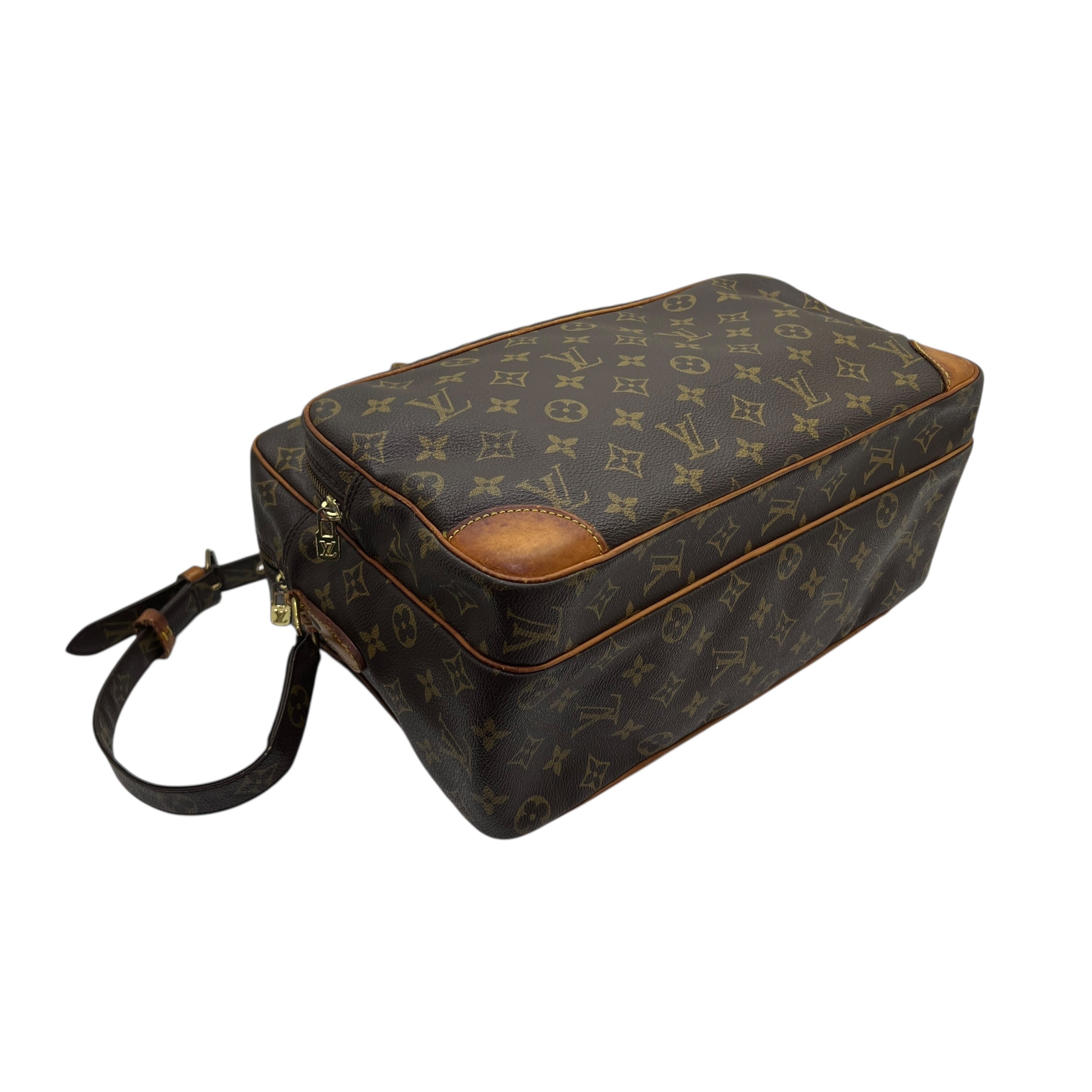 Nil vintage Monogram