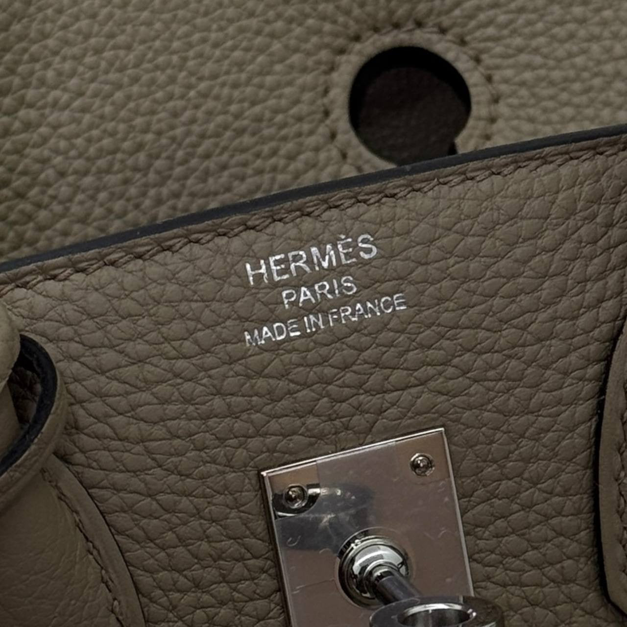 Birkin 25 Togo Beige Marfa 2025 - Nuova con pellicole