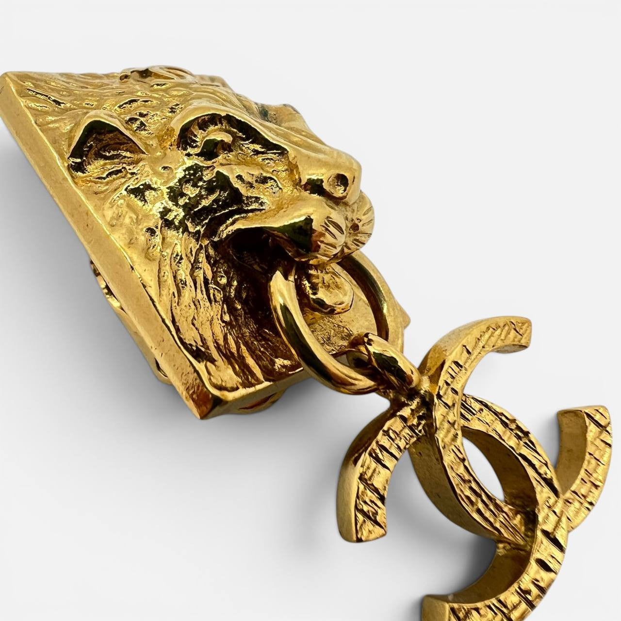 Orecchini Lion dorati a clip