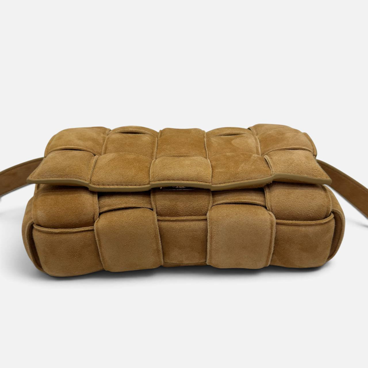 Padded Cassette in suede