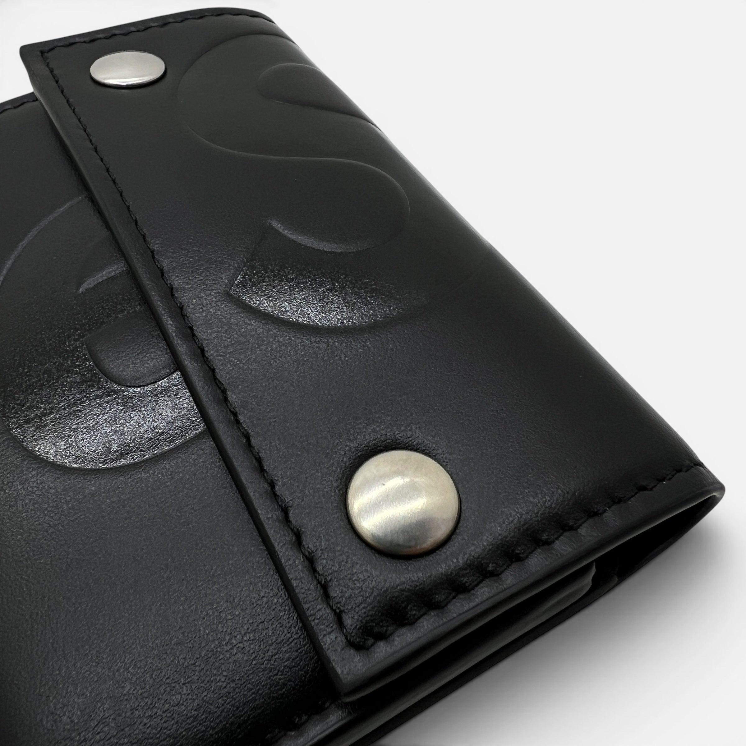 Portafoglio in pelle con catena