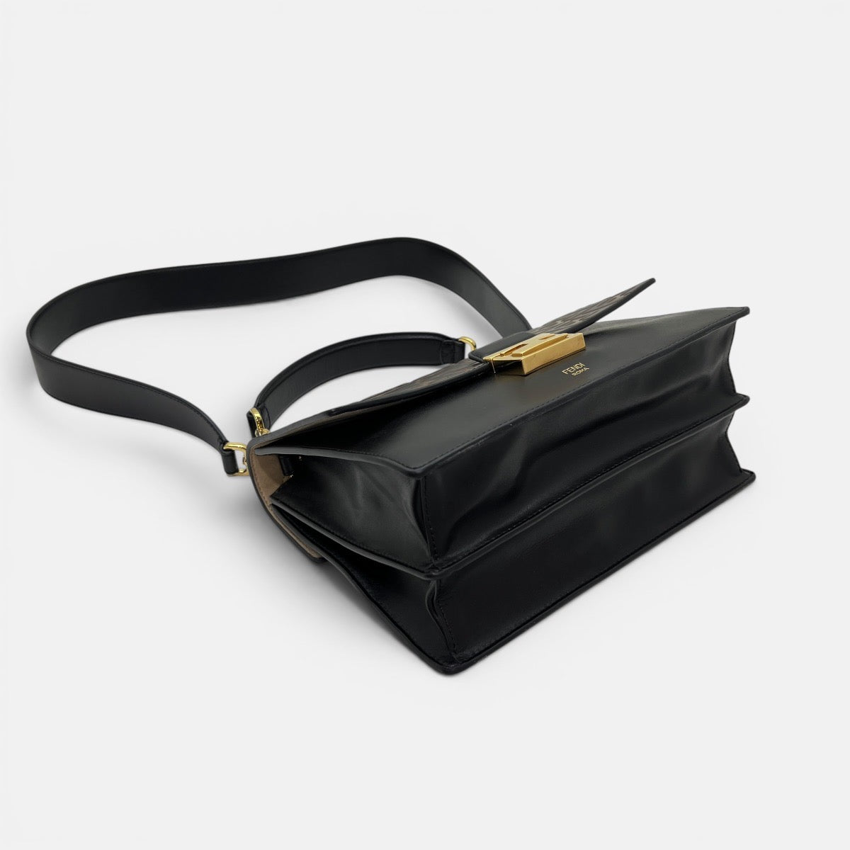 Kan U Borsa a spalla