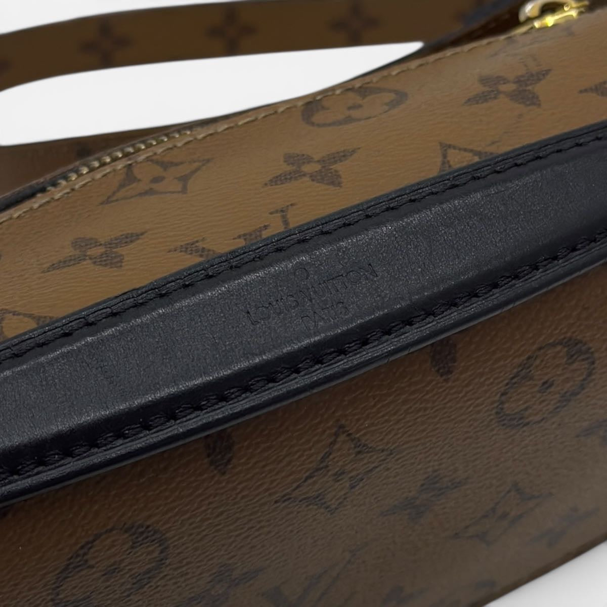 Pochette Métis Monogram Reverse