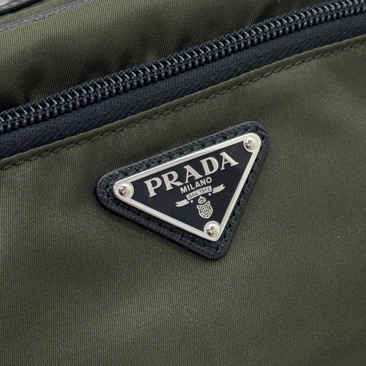Pouch da viaggio in Re-Nylon e Saffiano