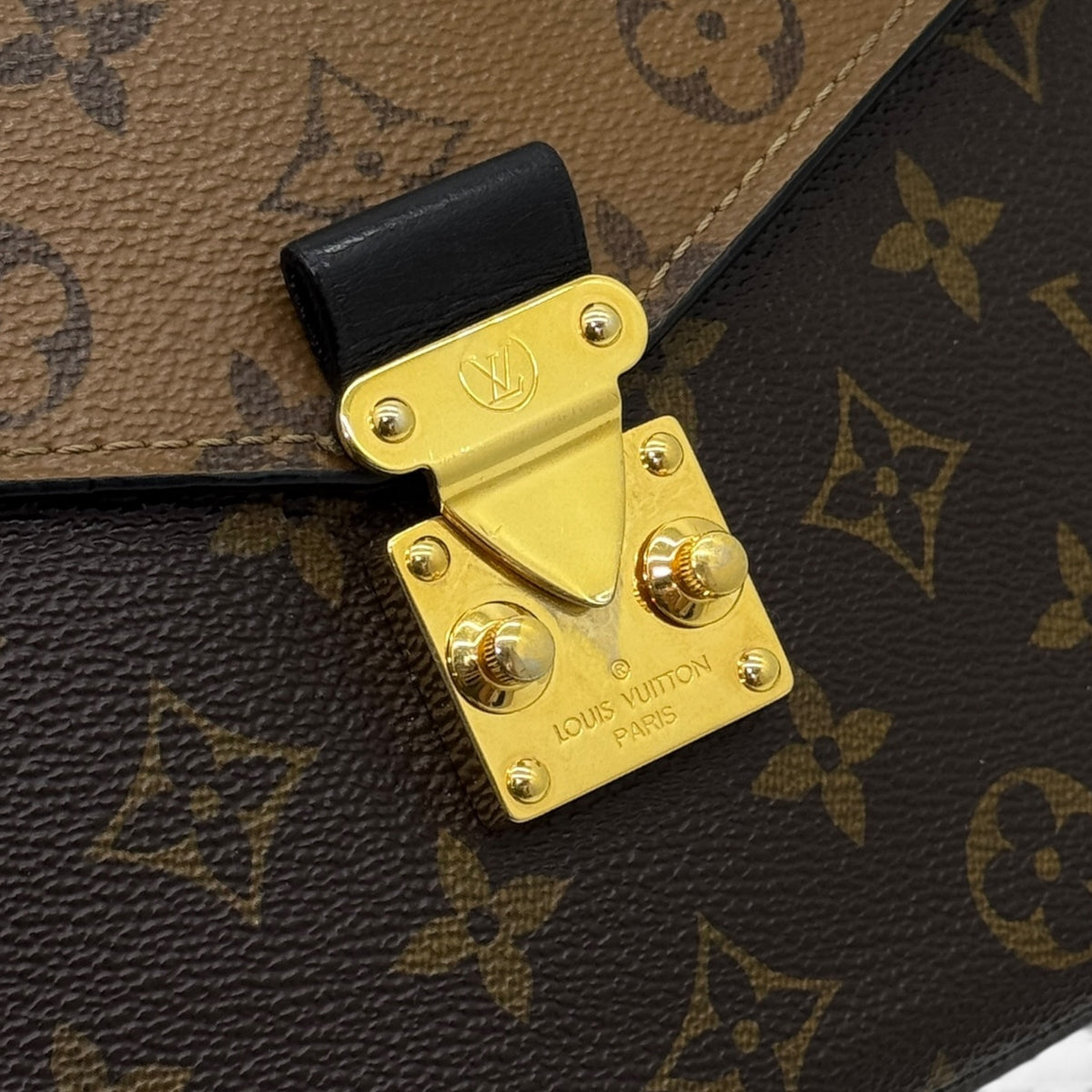 Pochette Métis Monogram Reverse