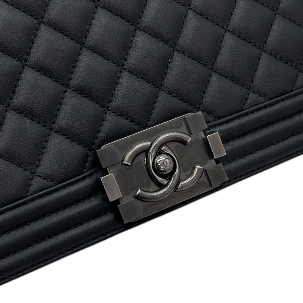 CHANEL BORSA BOY