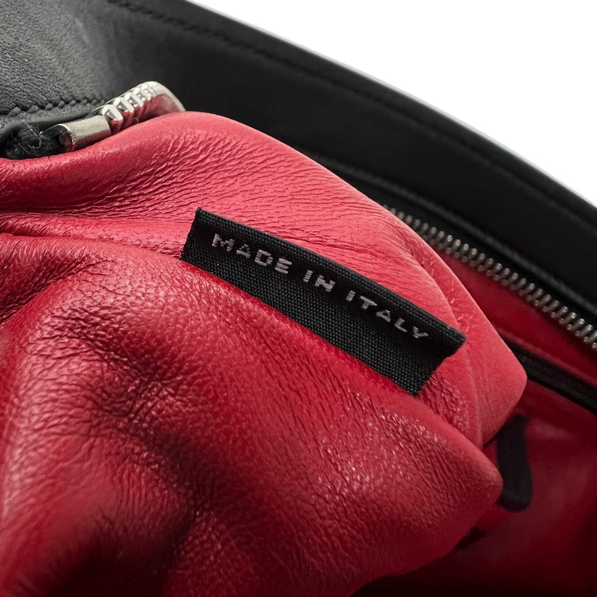 PRADA POCHETTE MEDIA IN PELLE