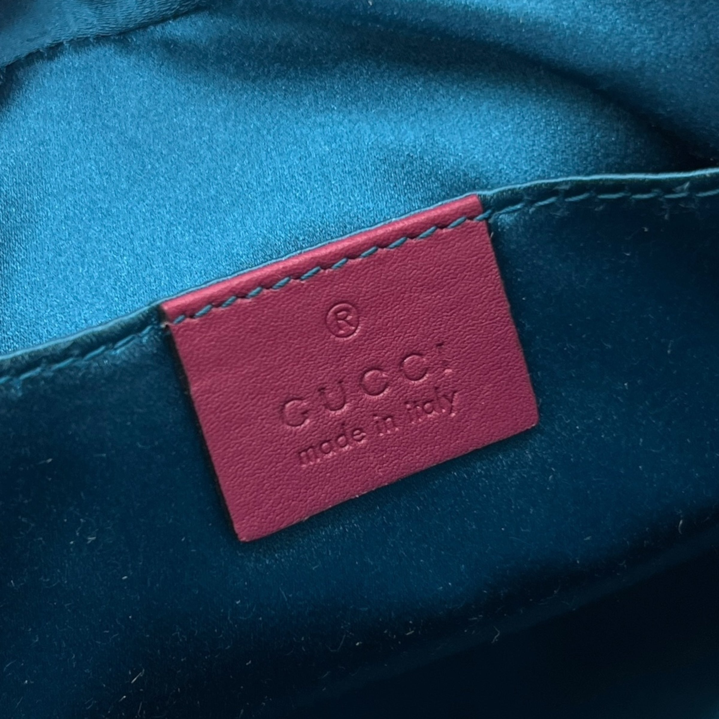 Camera bag GG Marmont in velluto misura piccola