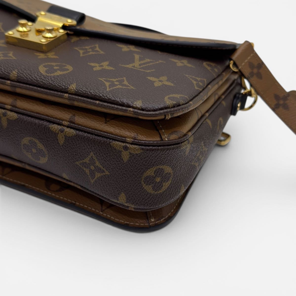 Pochette Métis Monogram Reverse