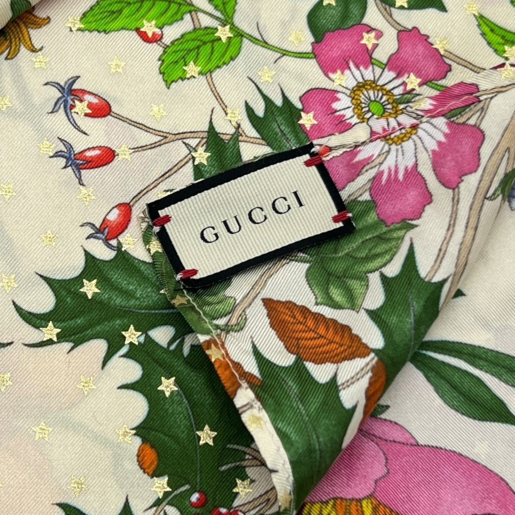 GUCCI FOULARD CARRÈ IN SETA CON STAMPA FLOREALE