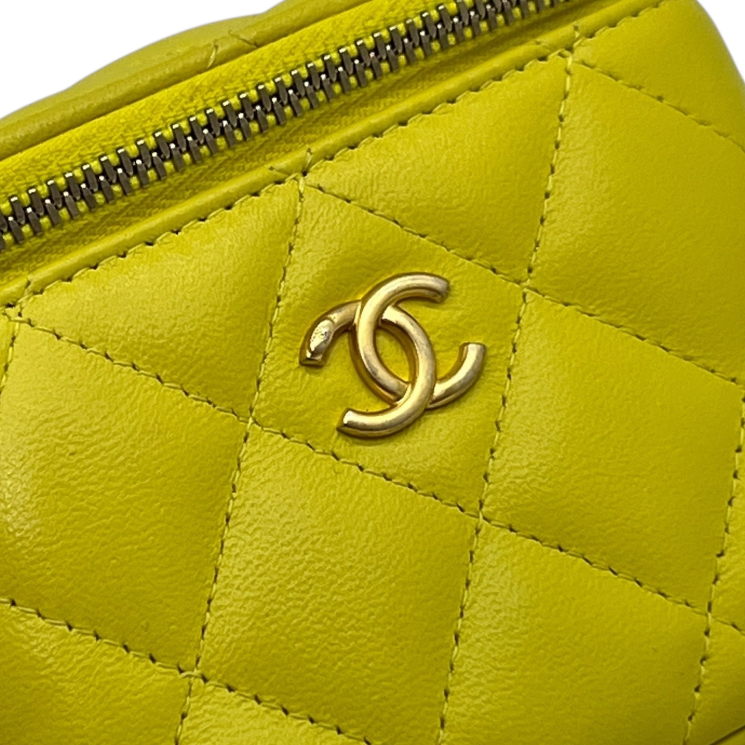 CHANEL VANITY CASE PICCOLA CLASSICA CON CATENA