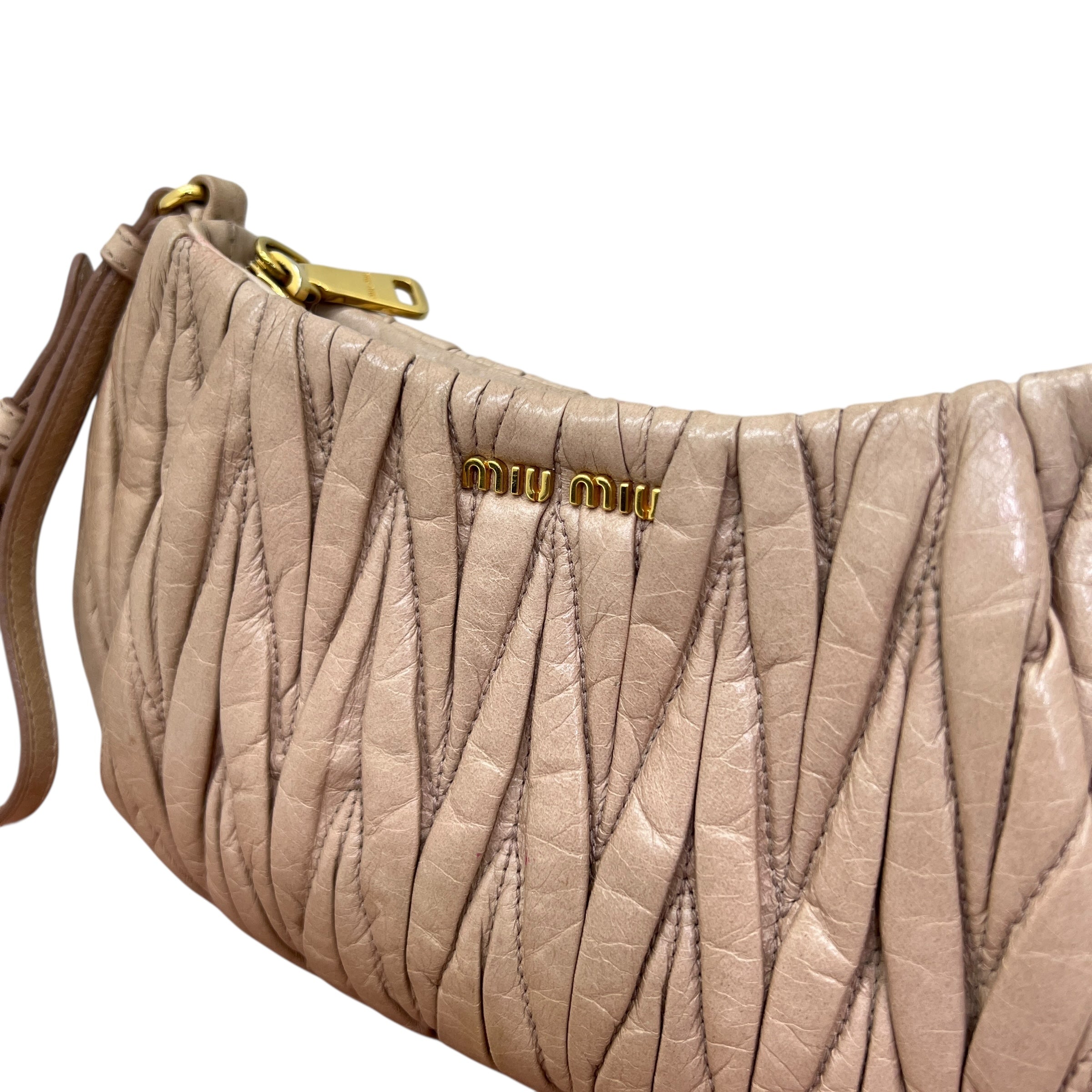 Pochette in pelle goffrata