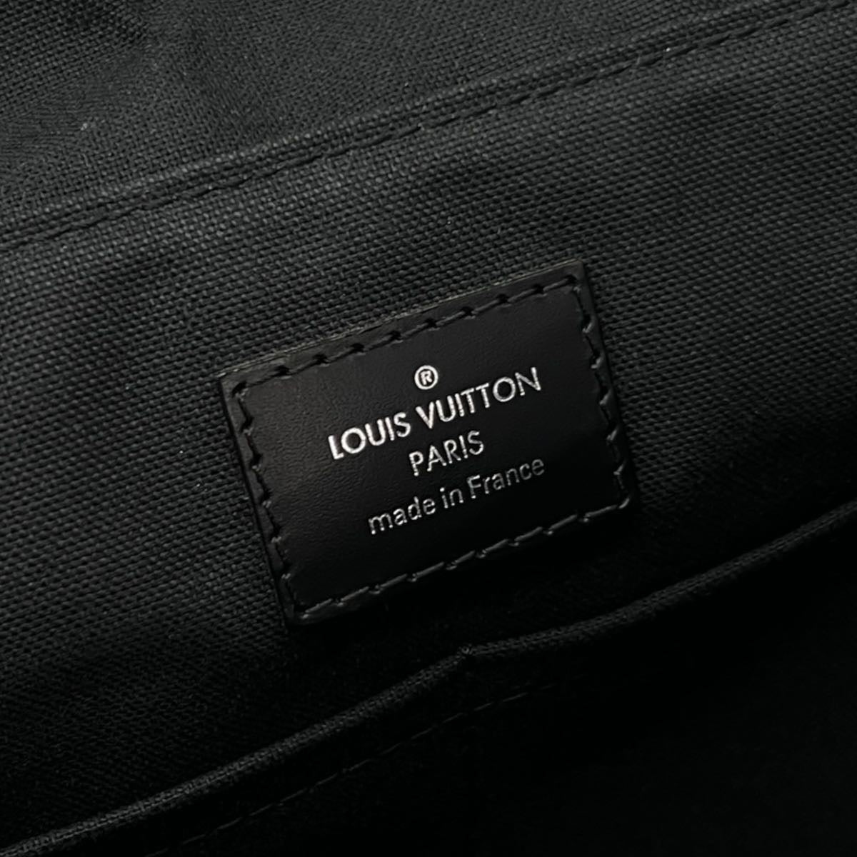 LOUIS VUITTON DISTRICT PM